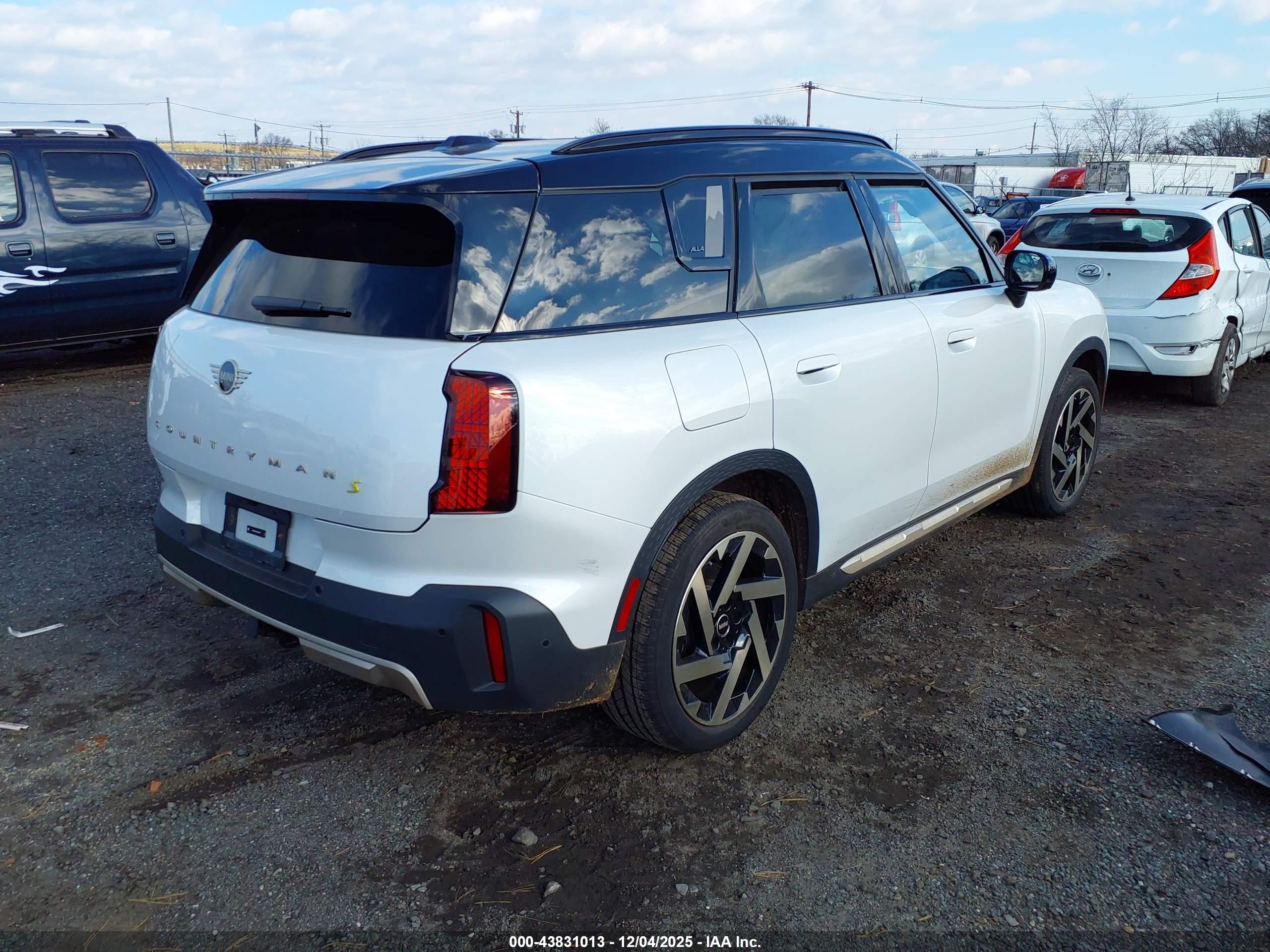 MINI SE image 4