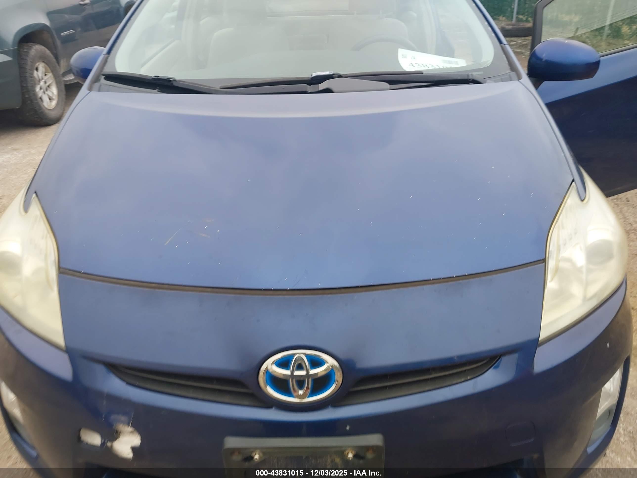 TOYOTA PRIUS image 10