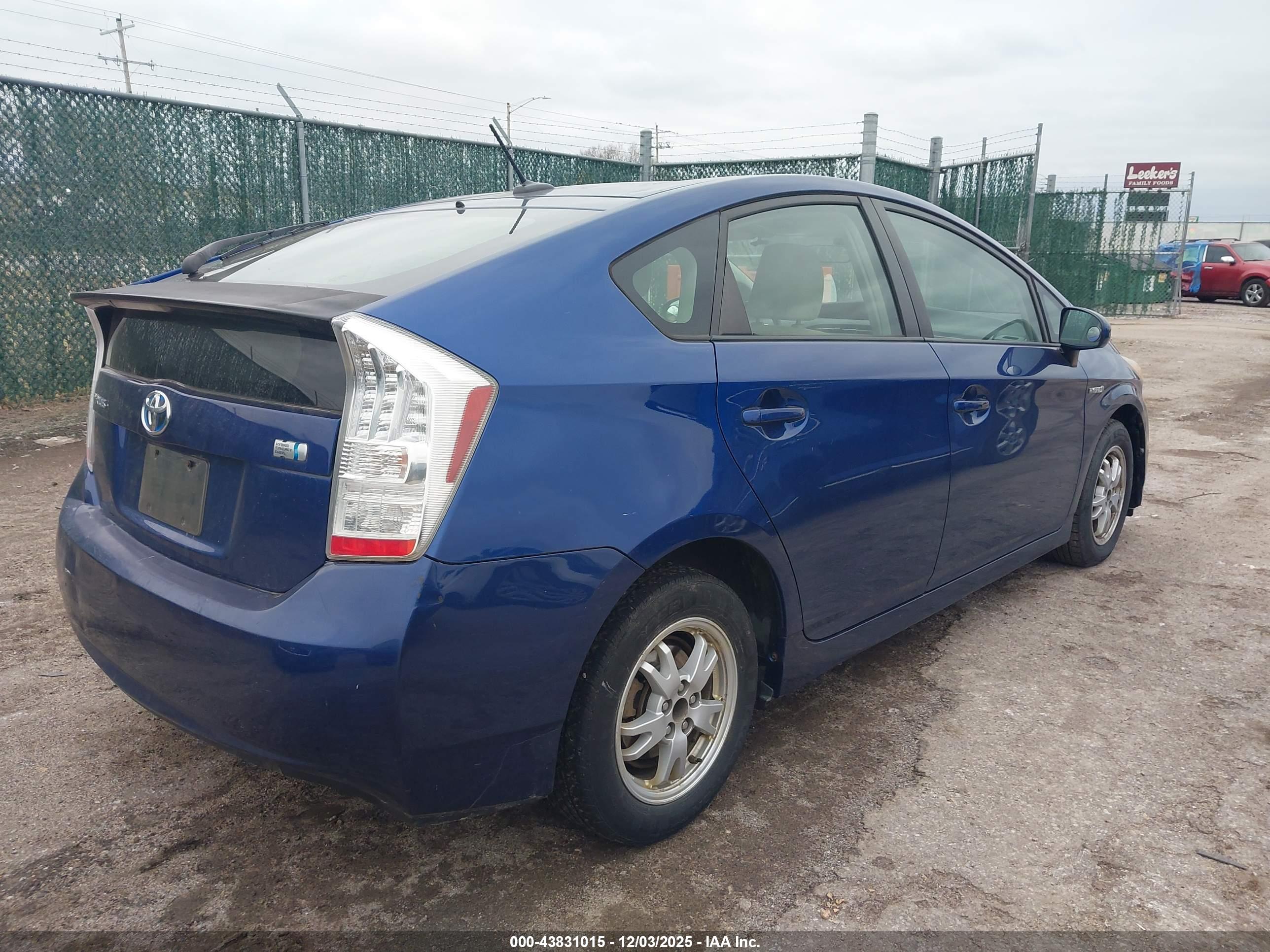 TOYOTA PRIUS image 4