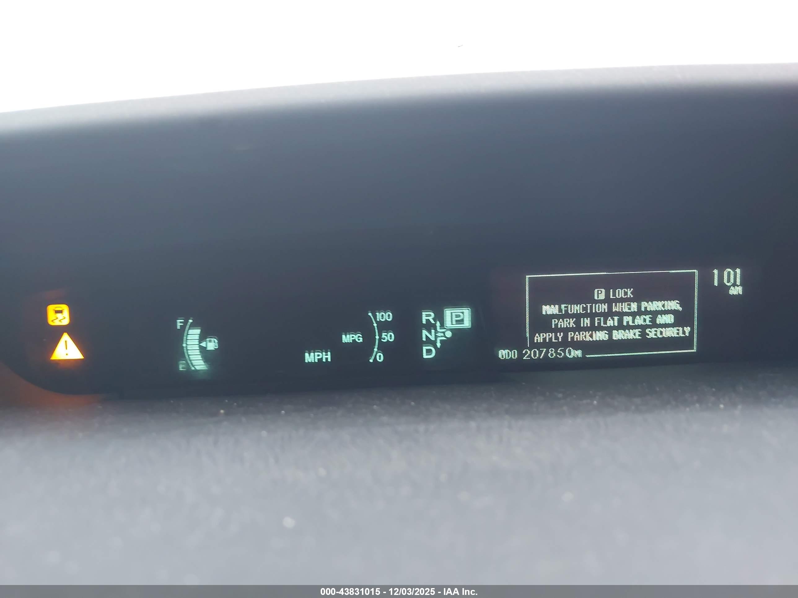 TOYOTA PRIUS image 7