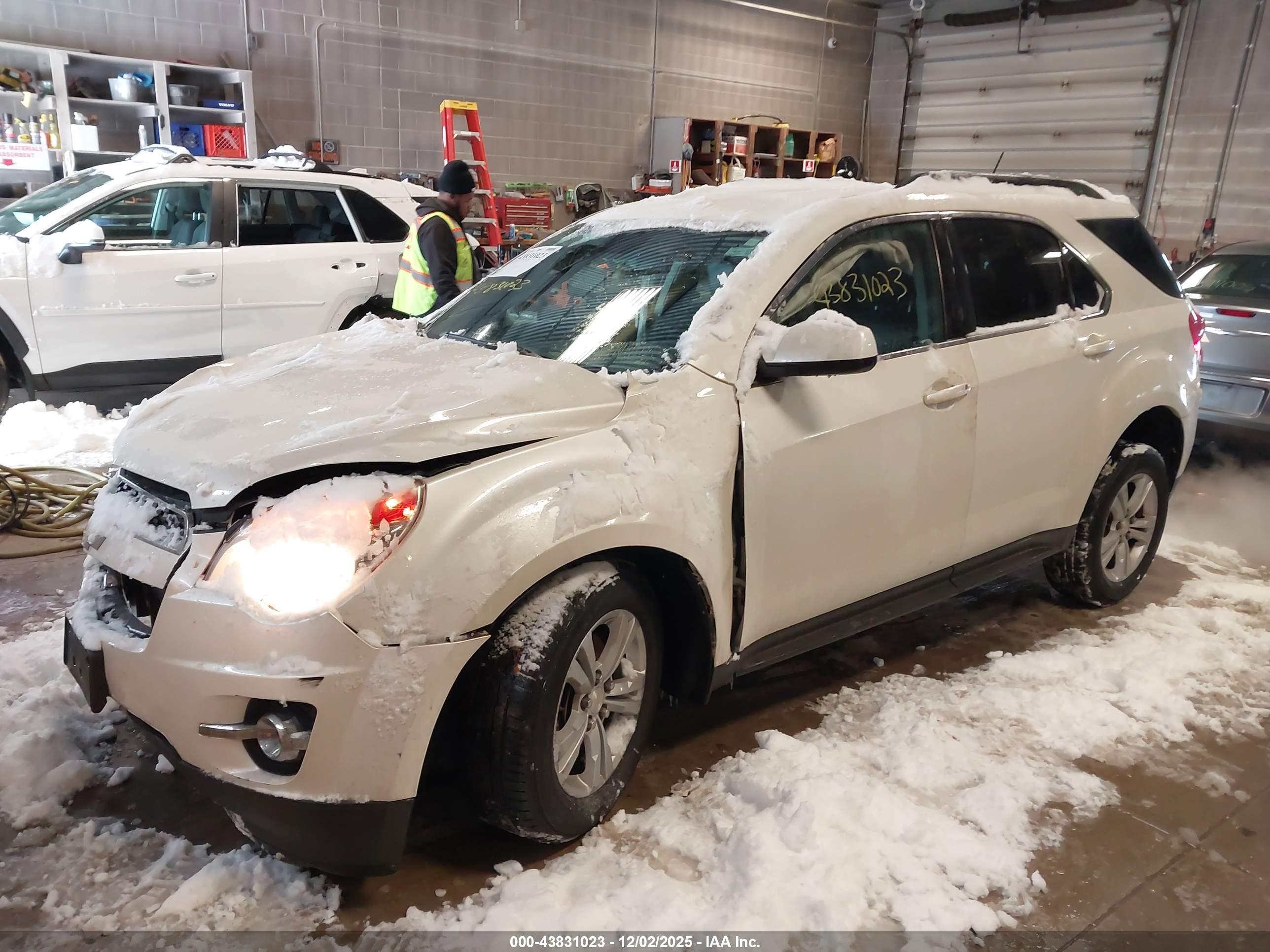 CHEVROLET EQUINOX image 2