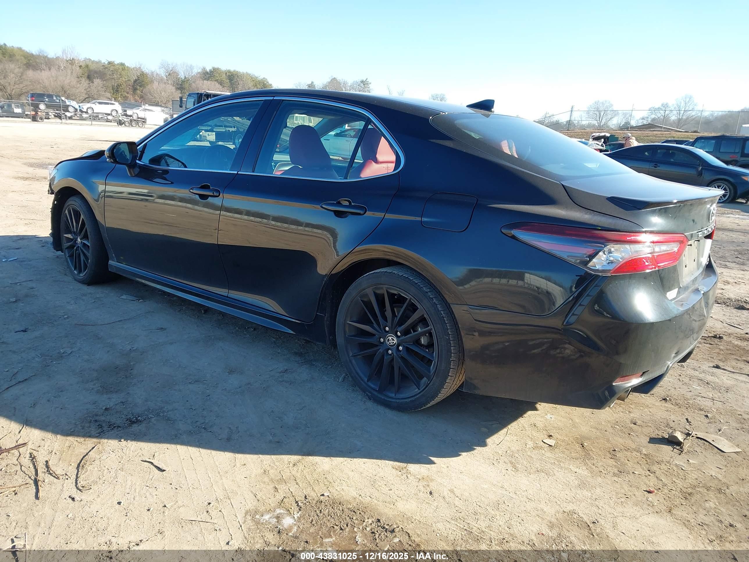 TOYOTA CAMRY image 3