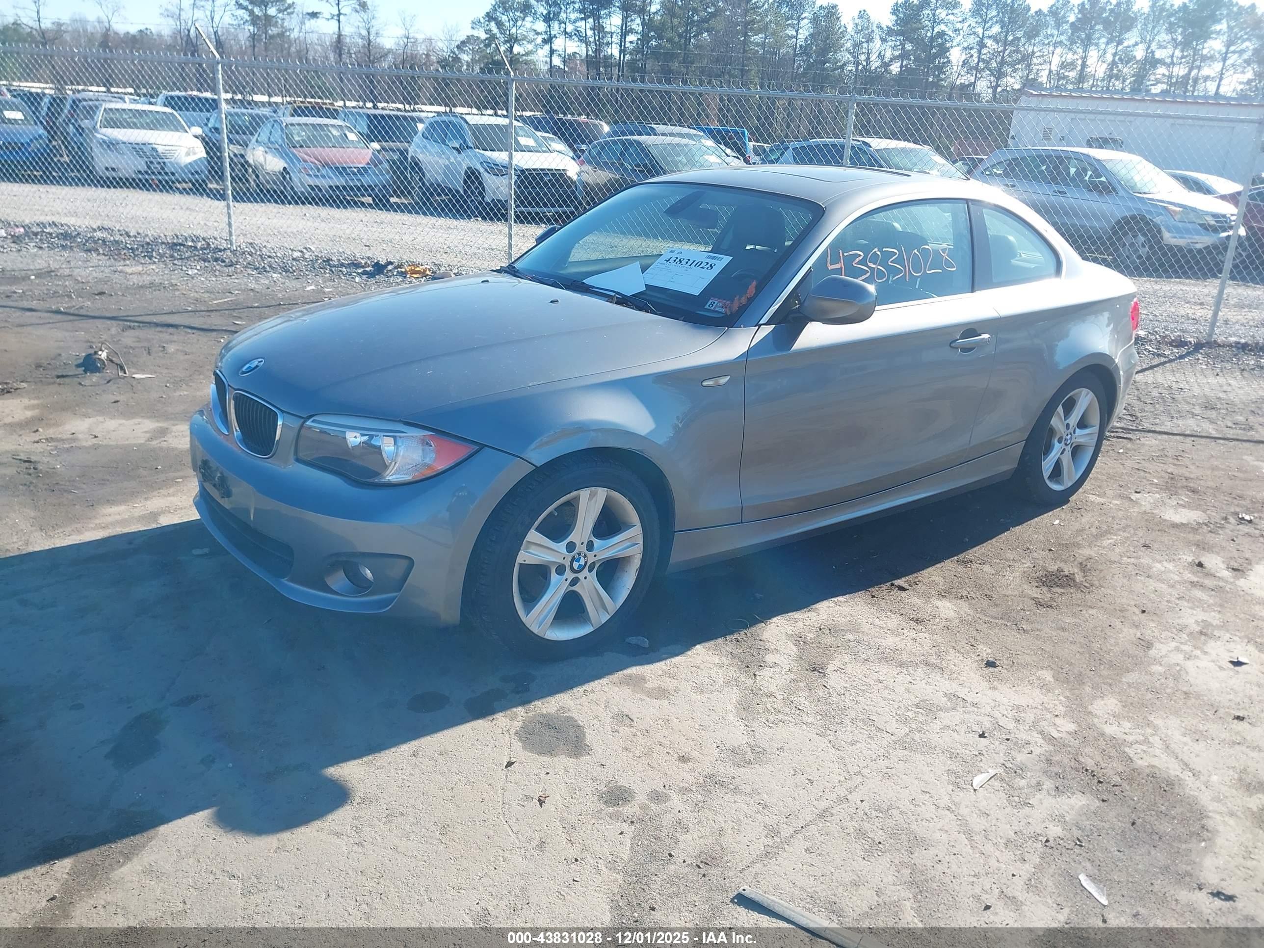 BMW 128I image 2