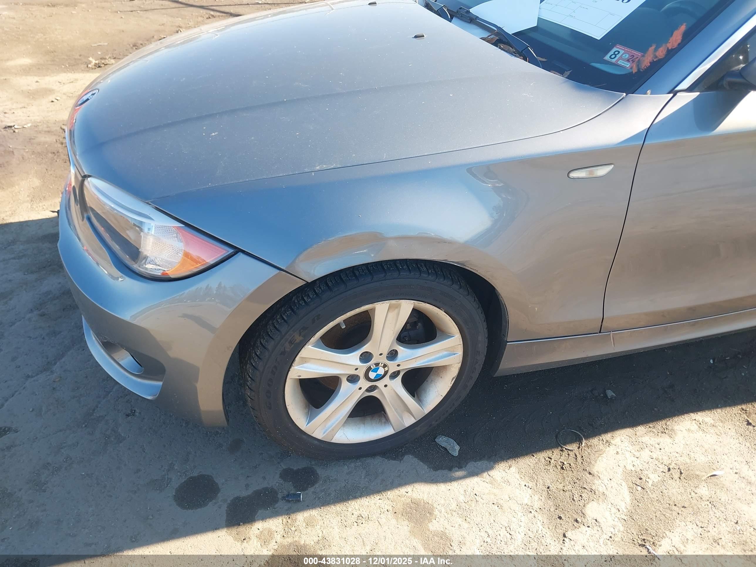 BMW 128I image 6