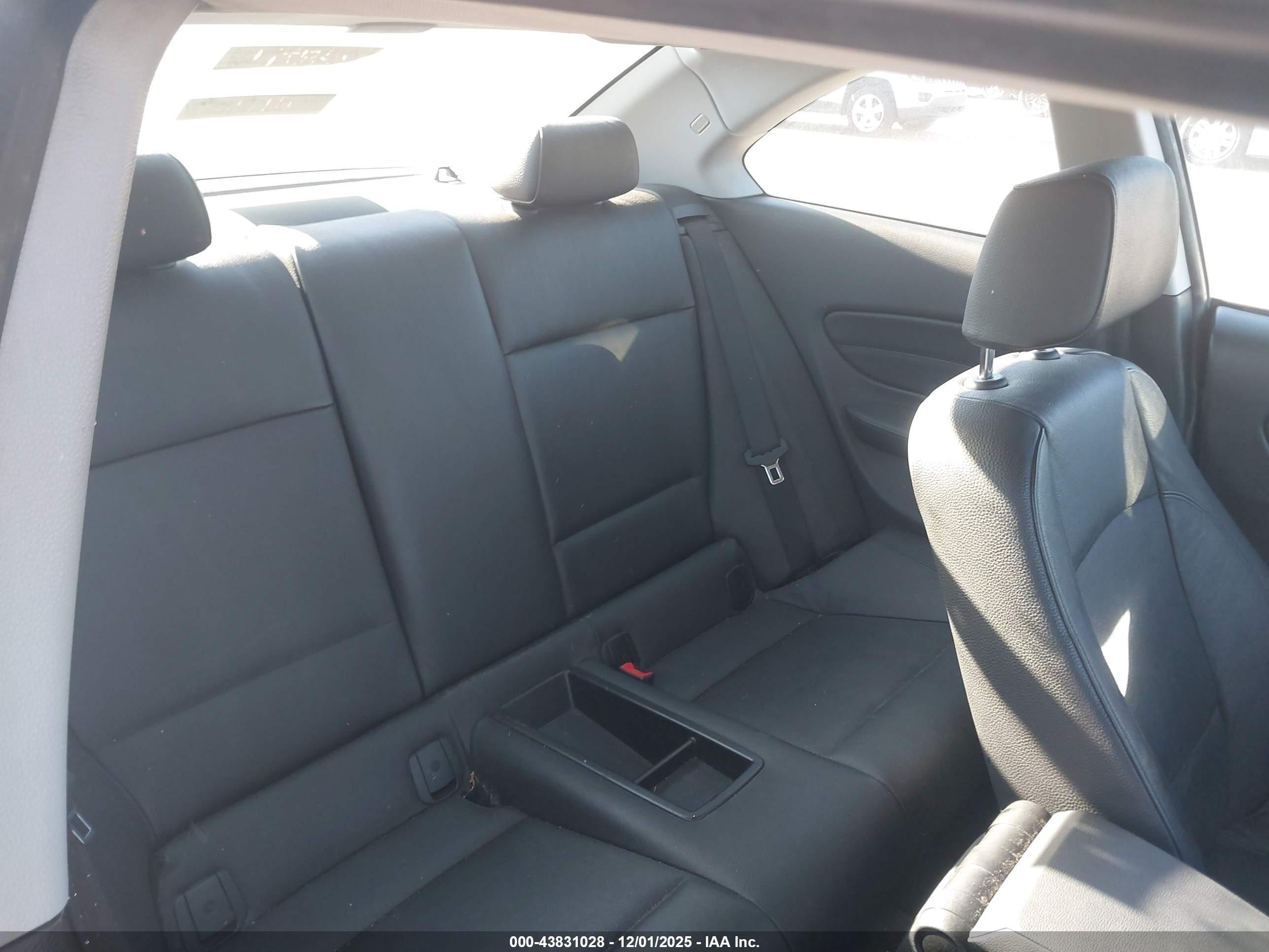 BMW 128I image 8