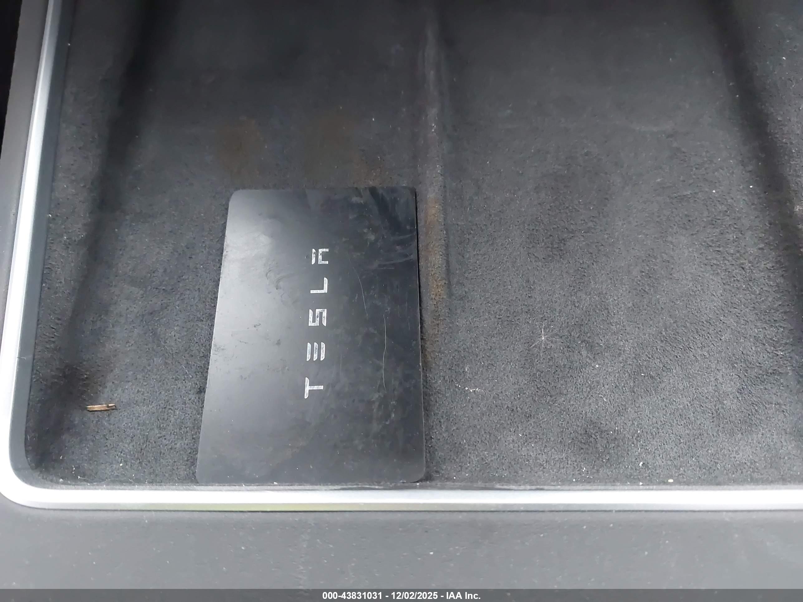 TESLA MODEL image 11