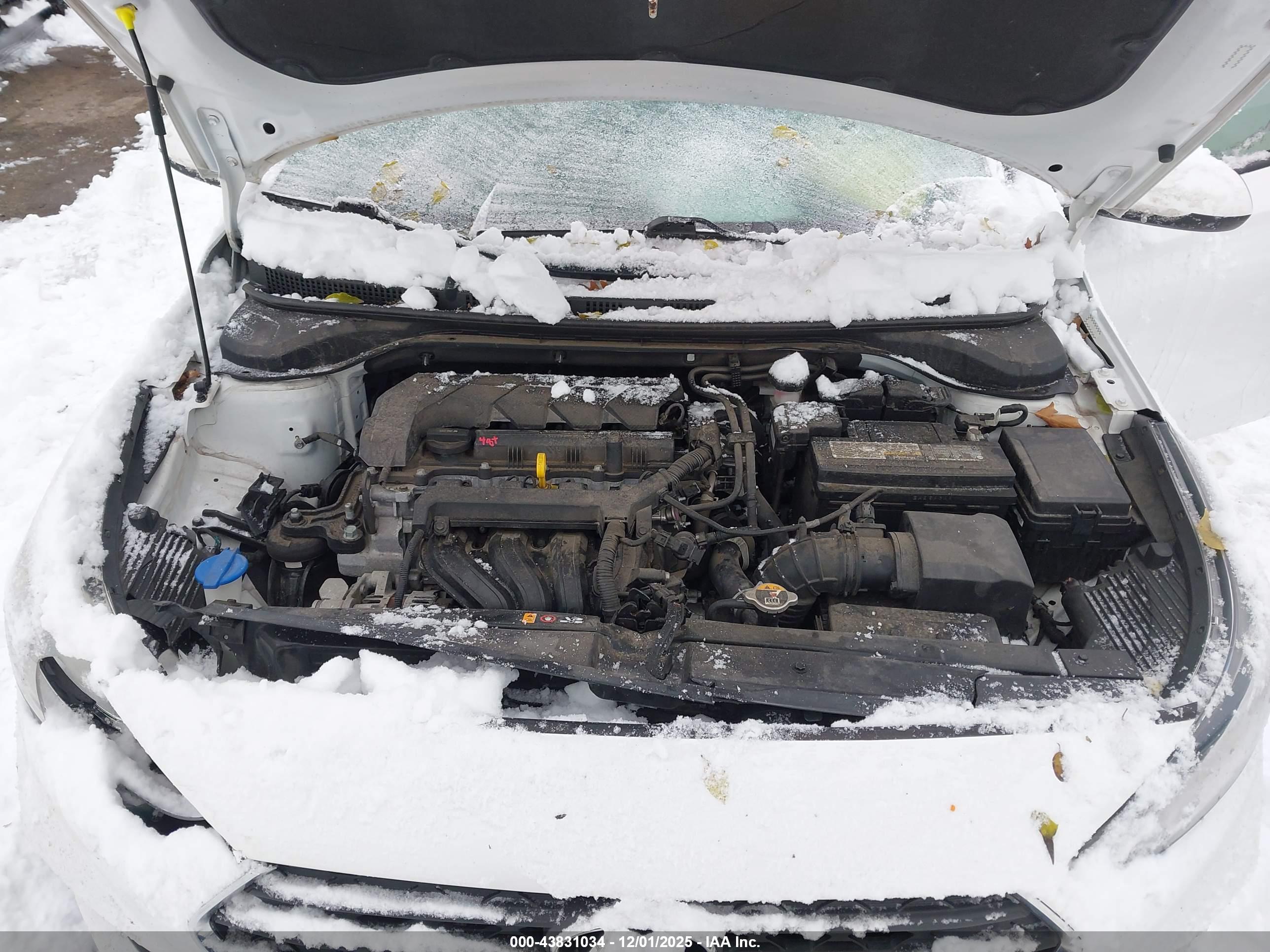 HYUNDAI ACCENT image 10