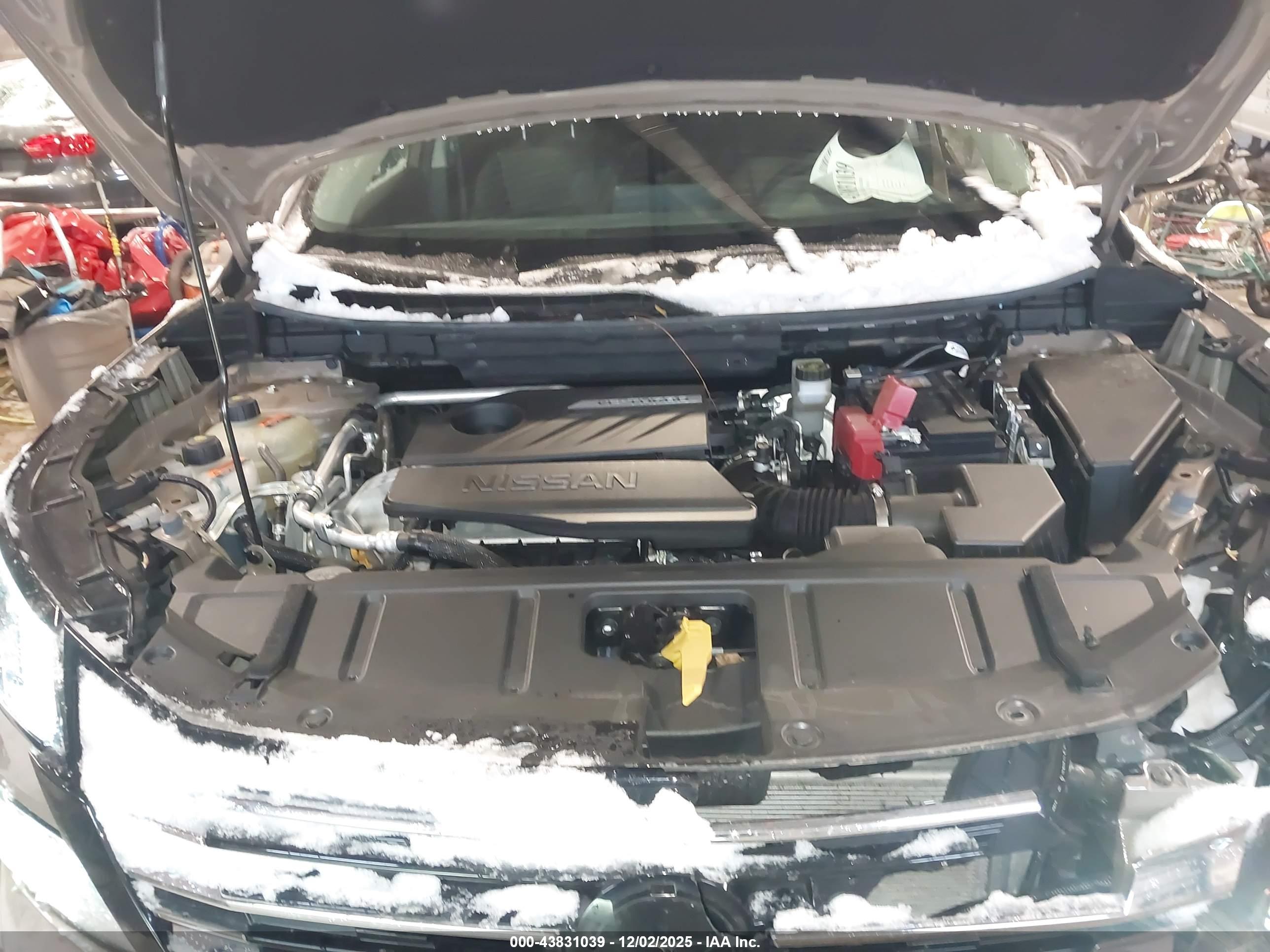 NISSAN ROGUE image 10