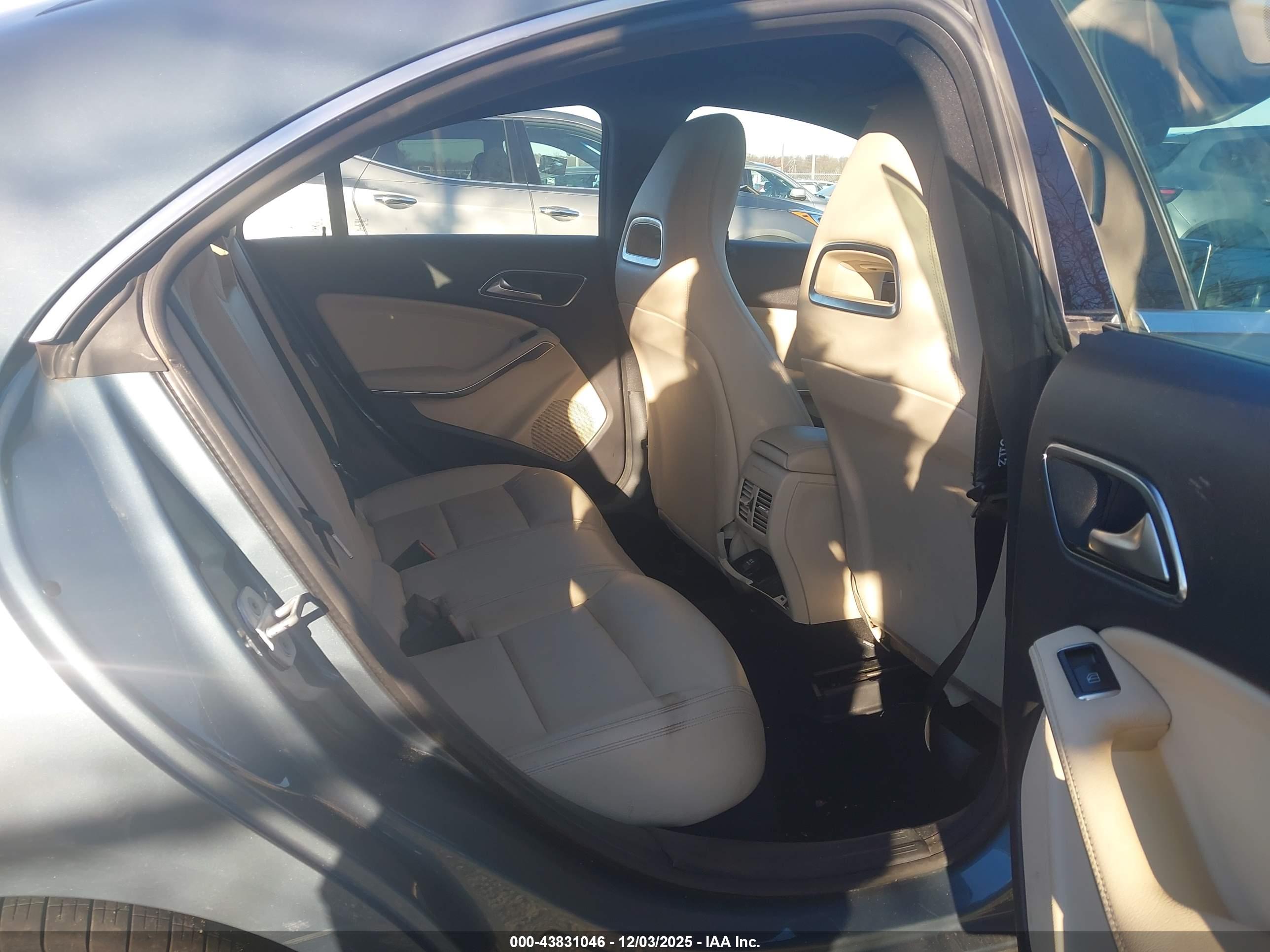 MERCEDES-BENZ CLA image 8