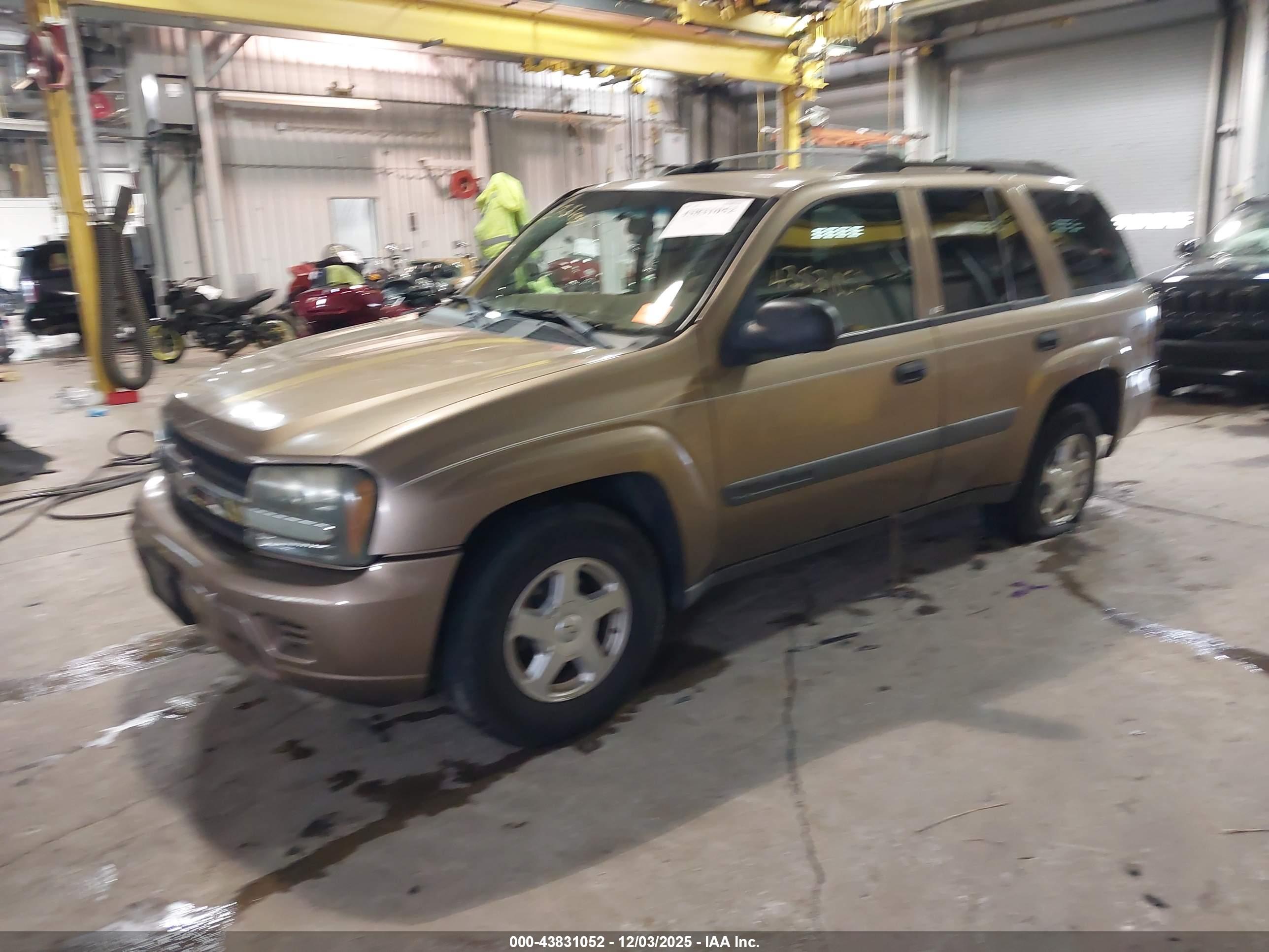 CHEVROLET TRAILBLAZER image 2
