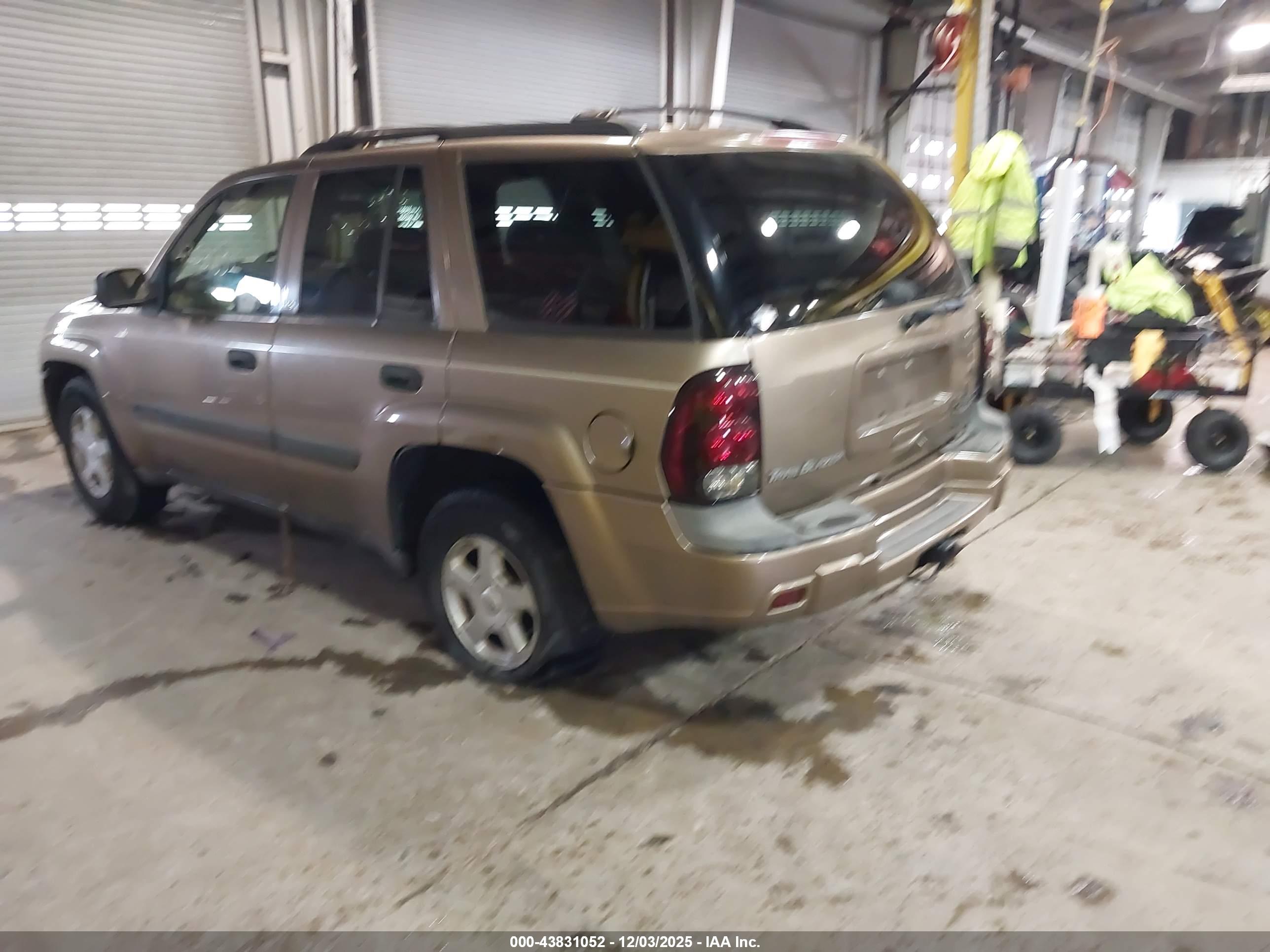 CHEVROLET TRAILBLAZER image 3