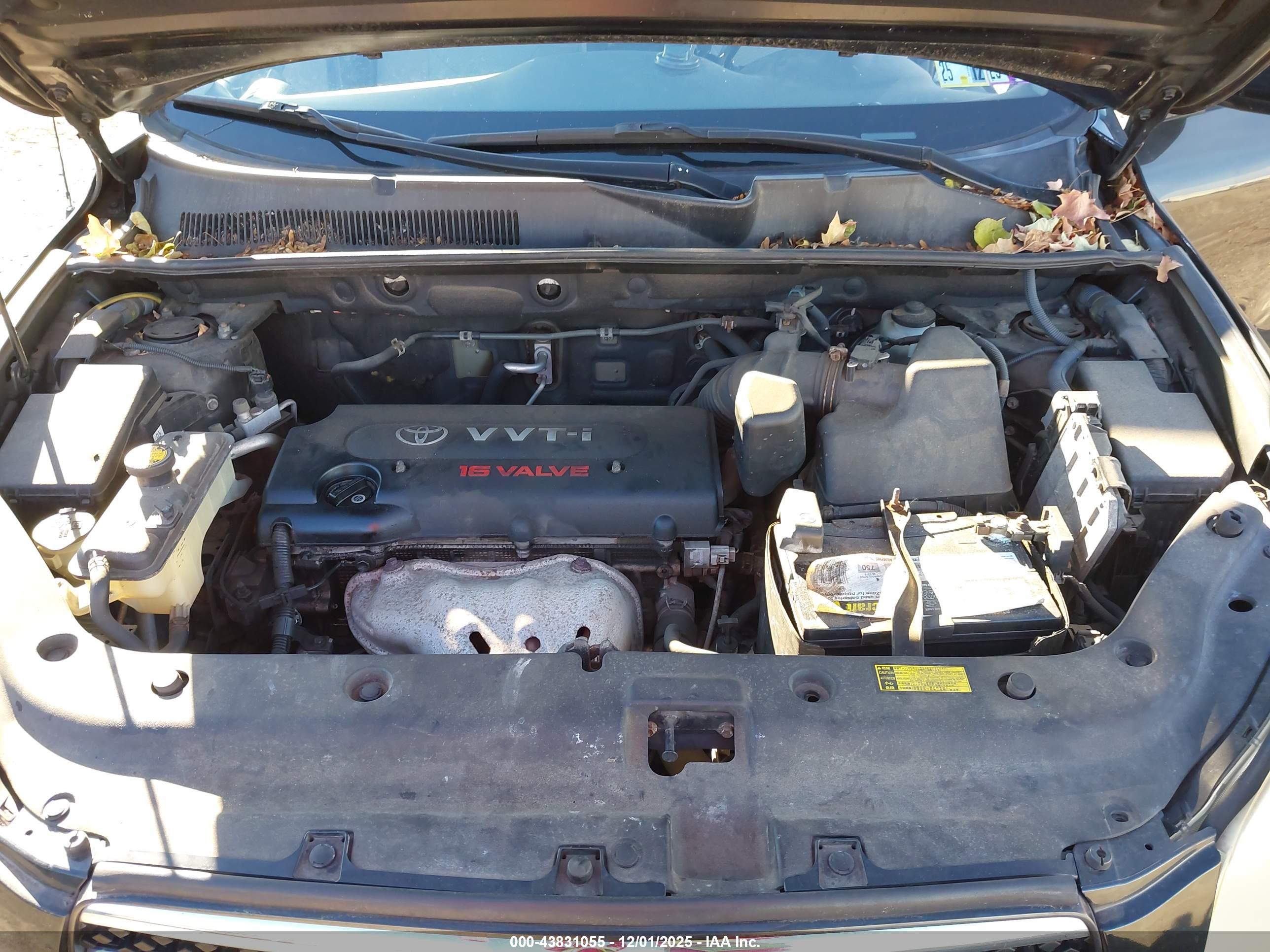 TOYOTA RAV4 image 10