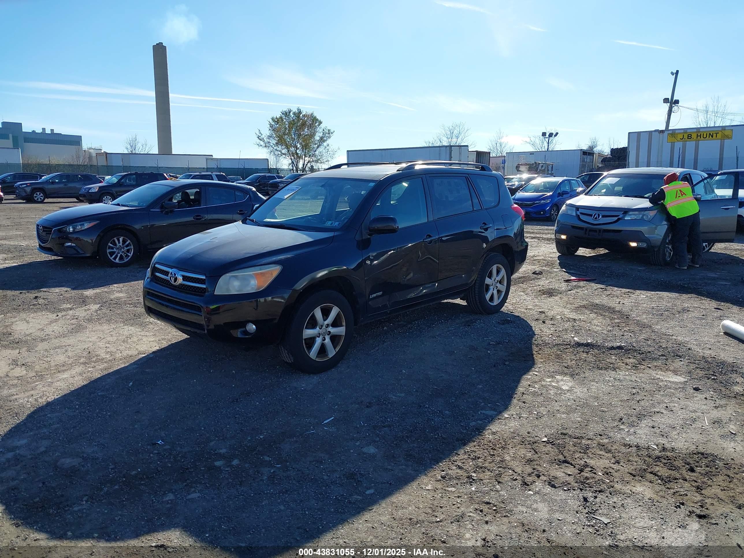 TOYOTA RAV4 image 2