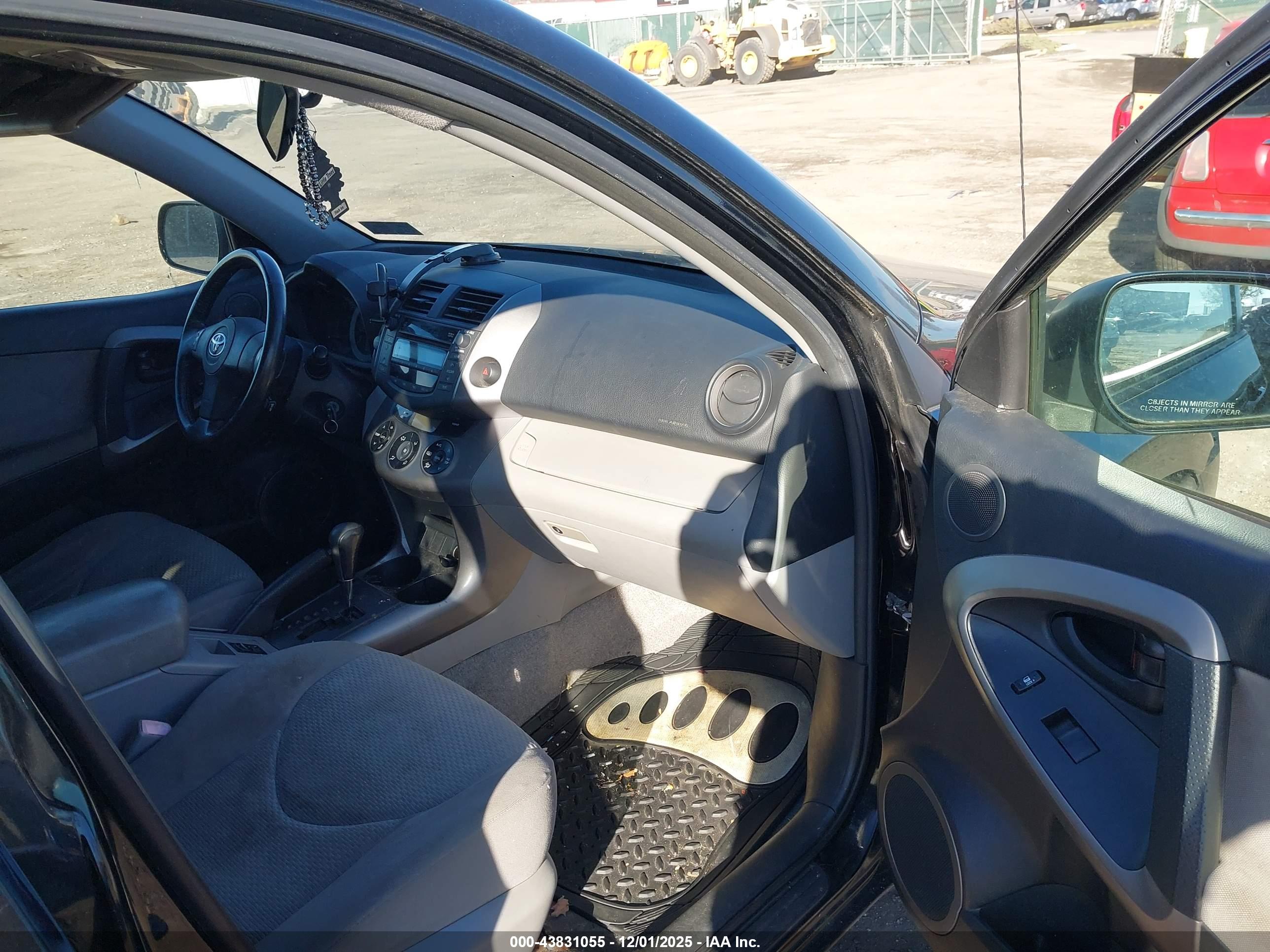 TOYOTA RAV4 image 5