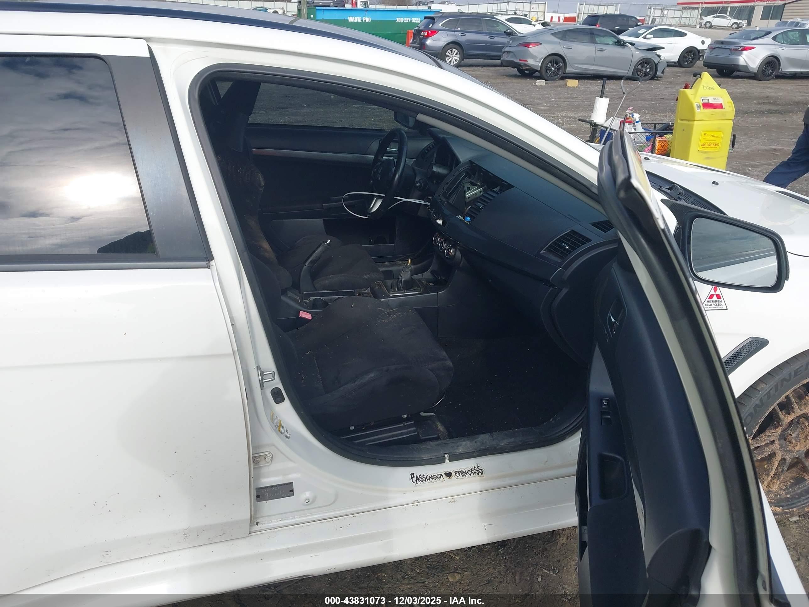 MITSUBISHI LANCER image 5