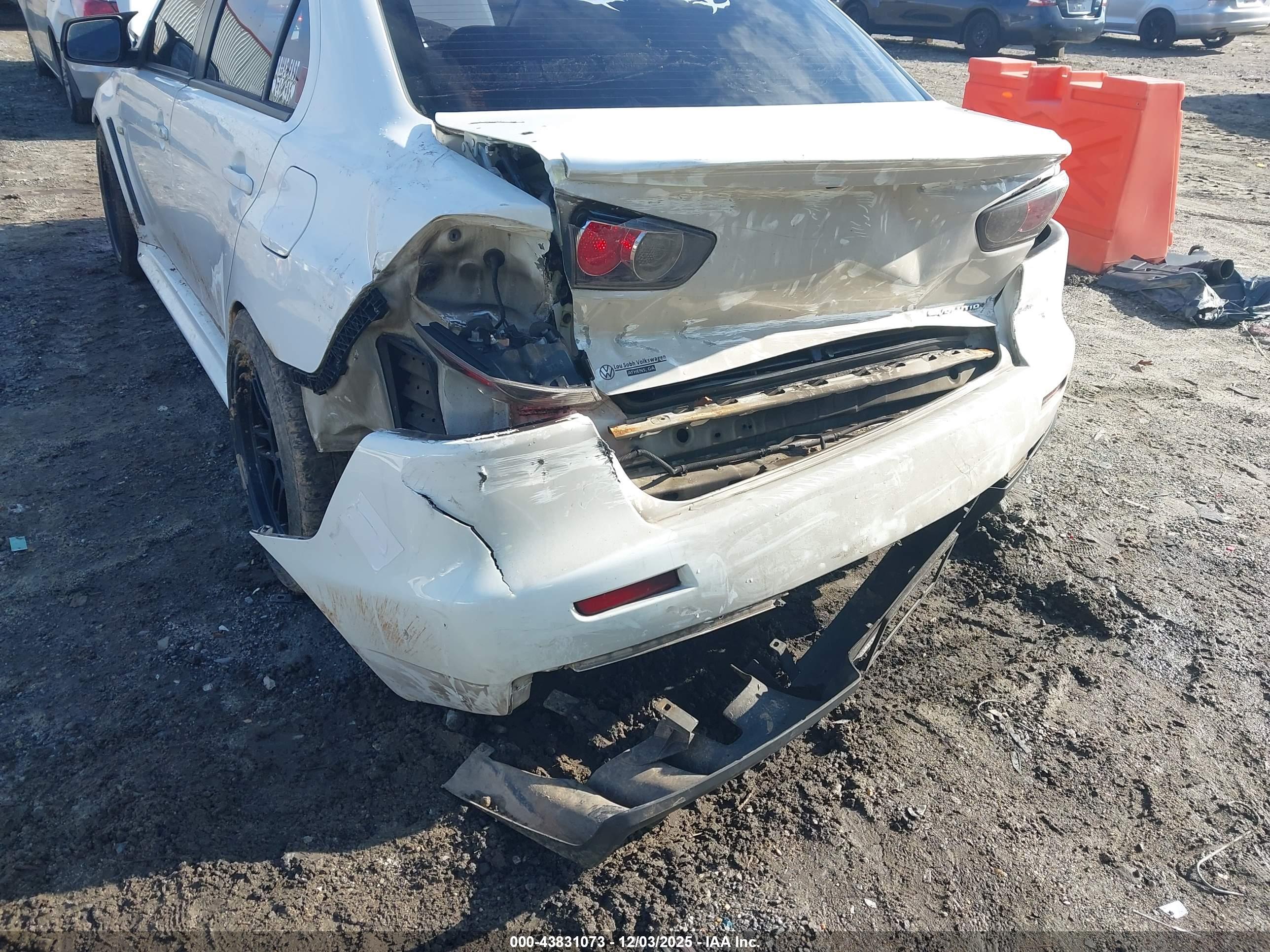 MITSUBISHI LANCER image 6