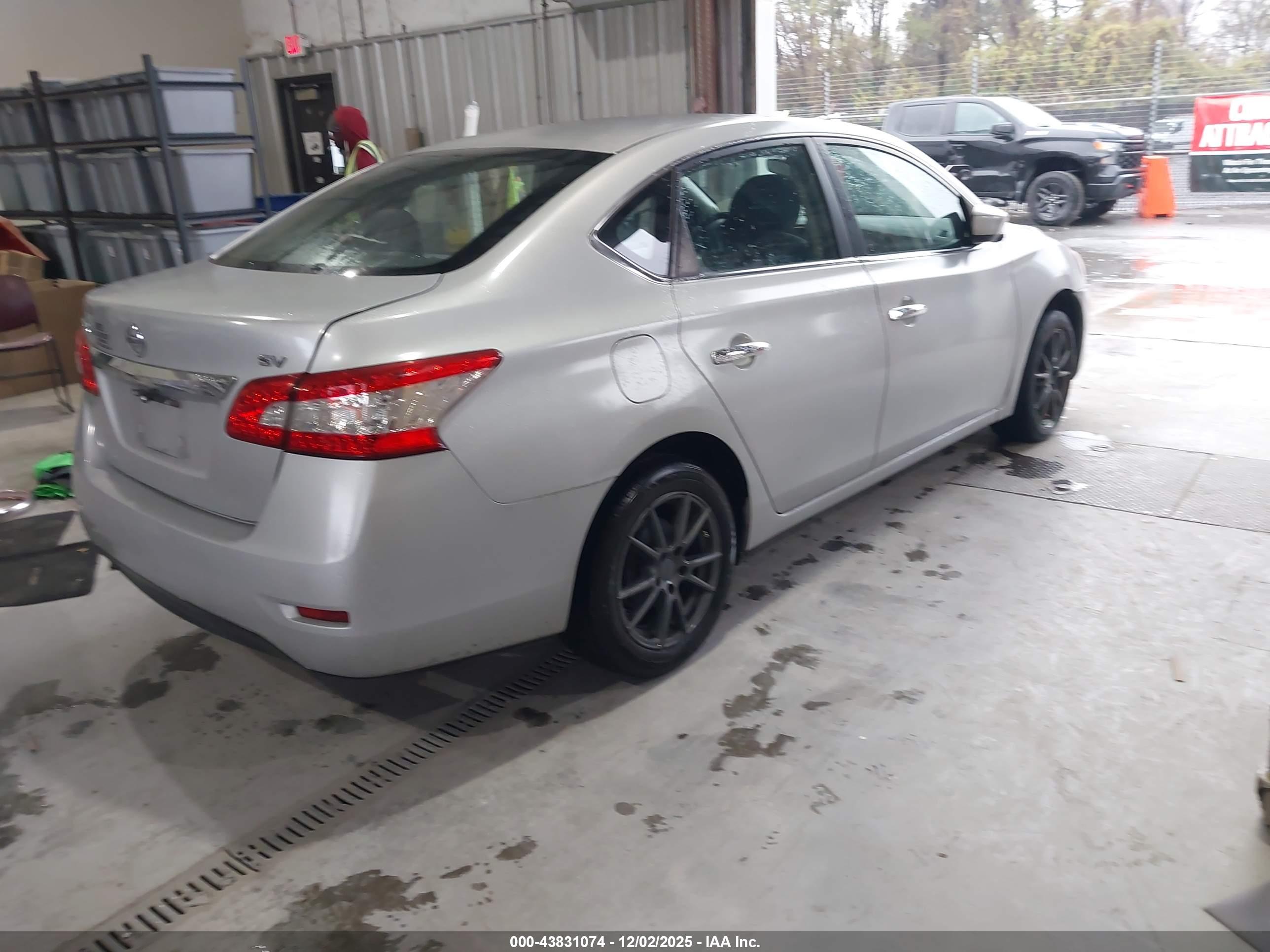 NISSAN SENTRA image 4