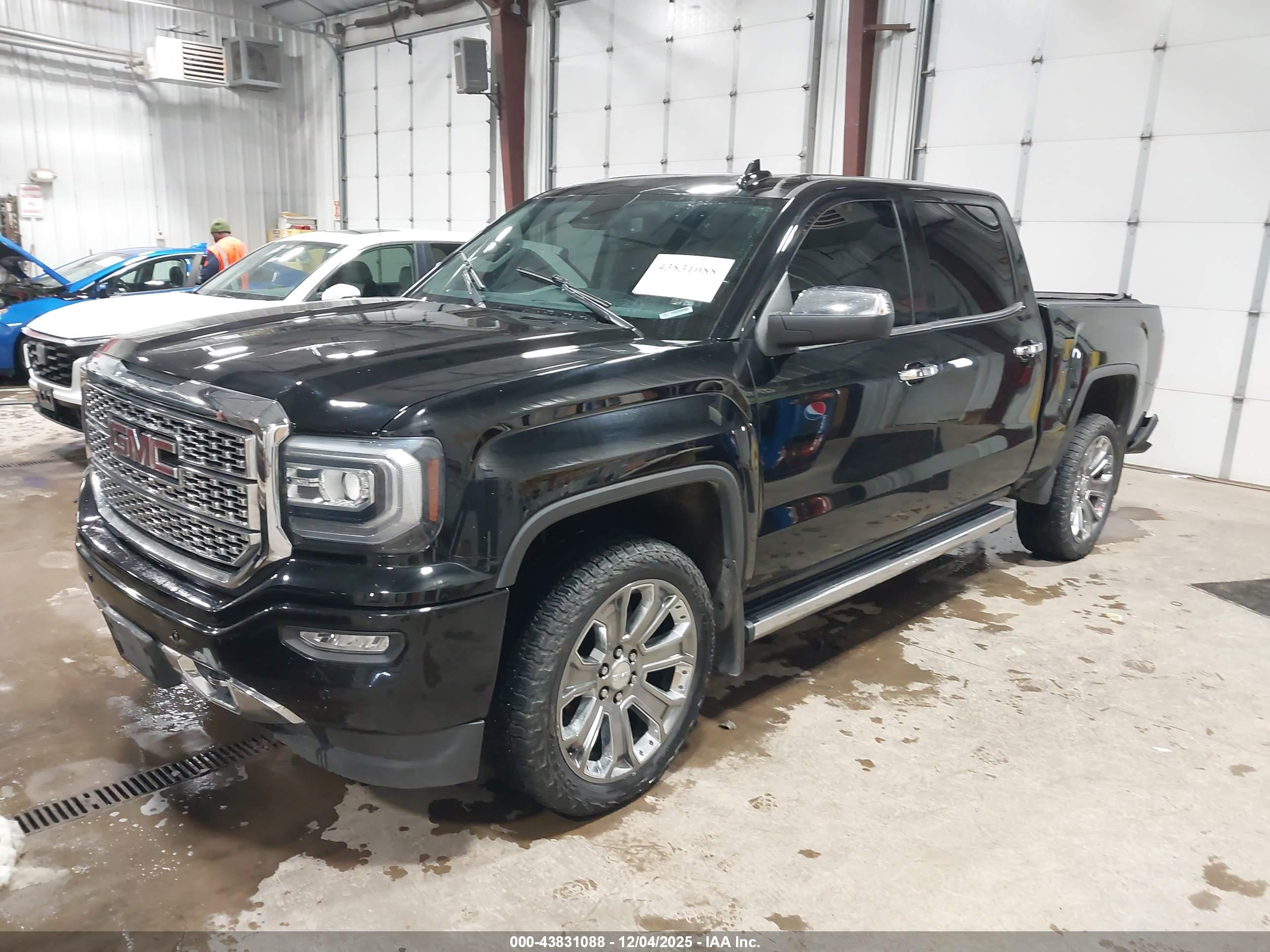GMC SIERRA image 2
