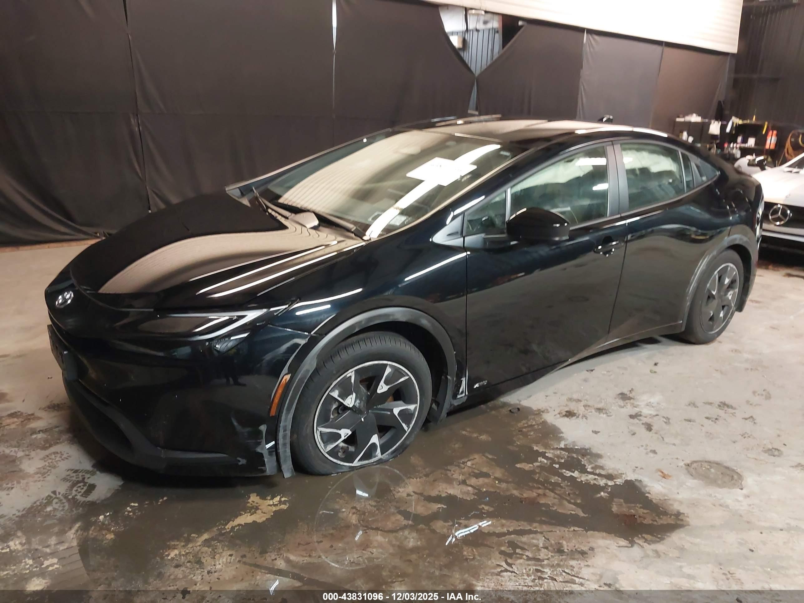 TOYOTA PRIUS image 2