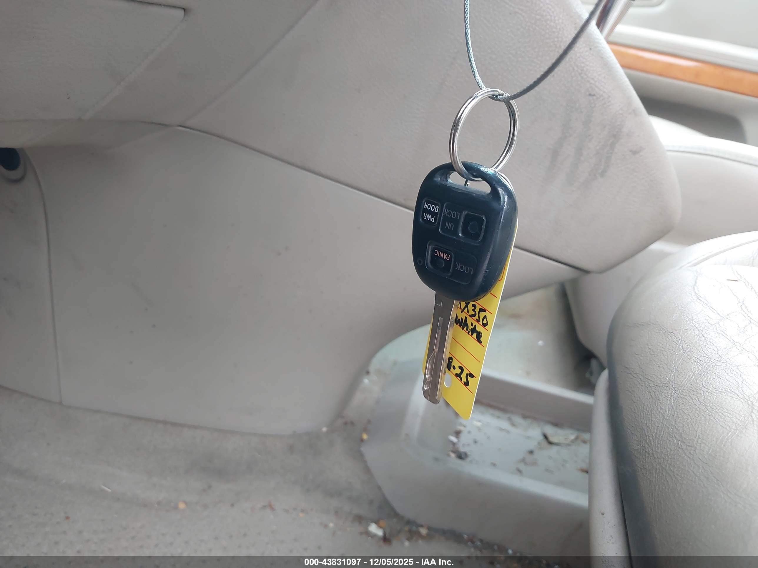 LEXUS RX image 11