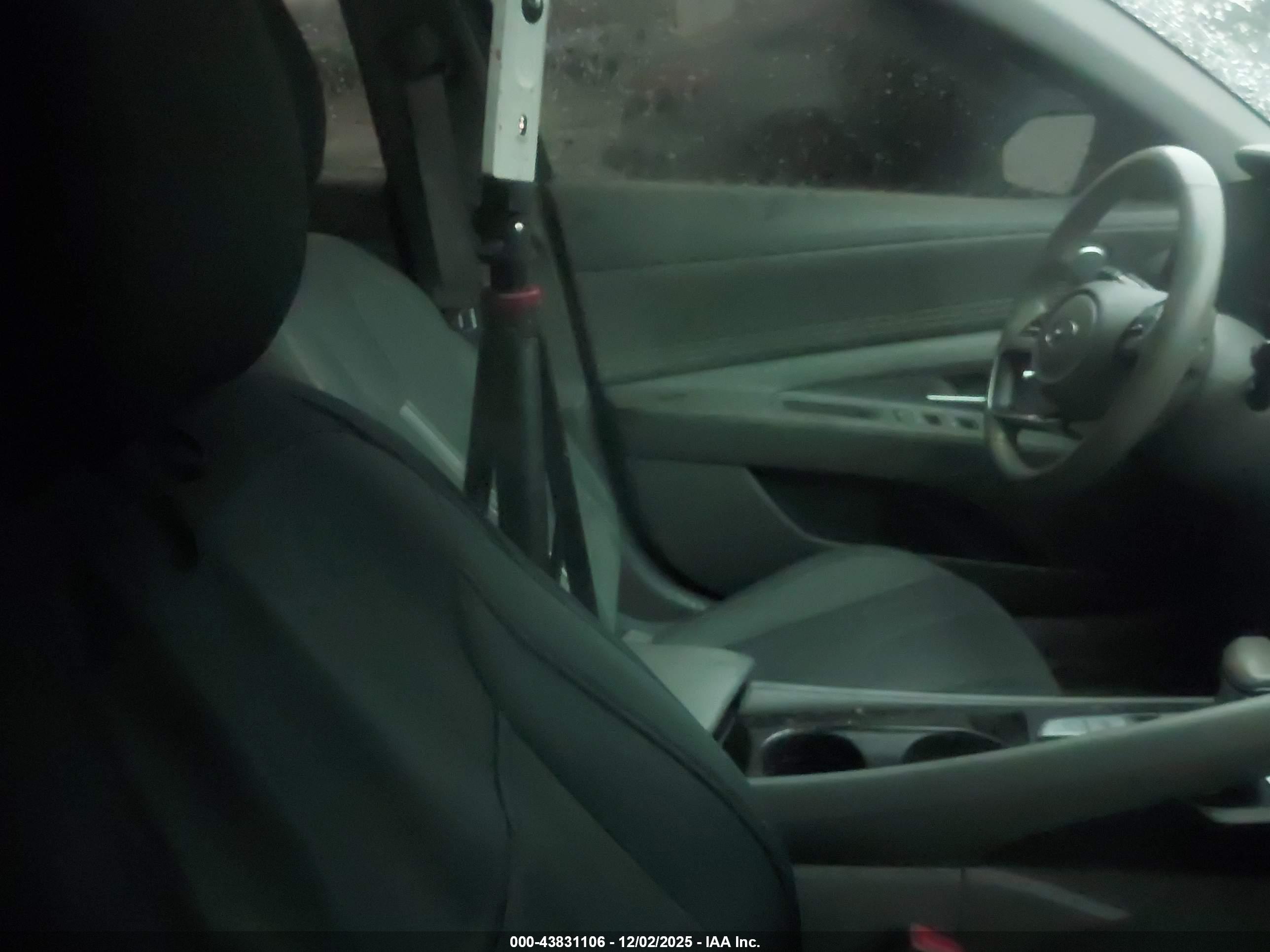 HYUNDAI ELANTRA image 5