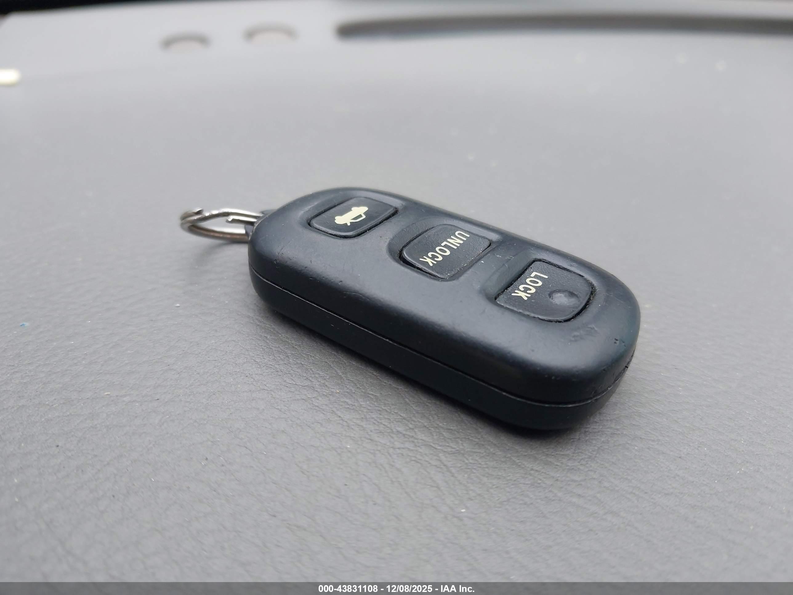 TOYOTA CAMRY image 11