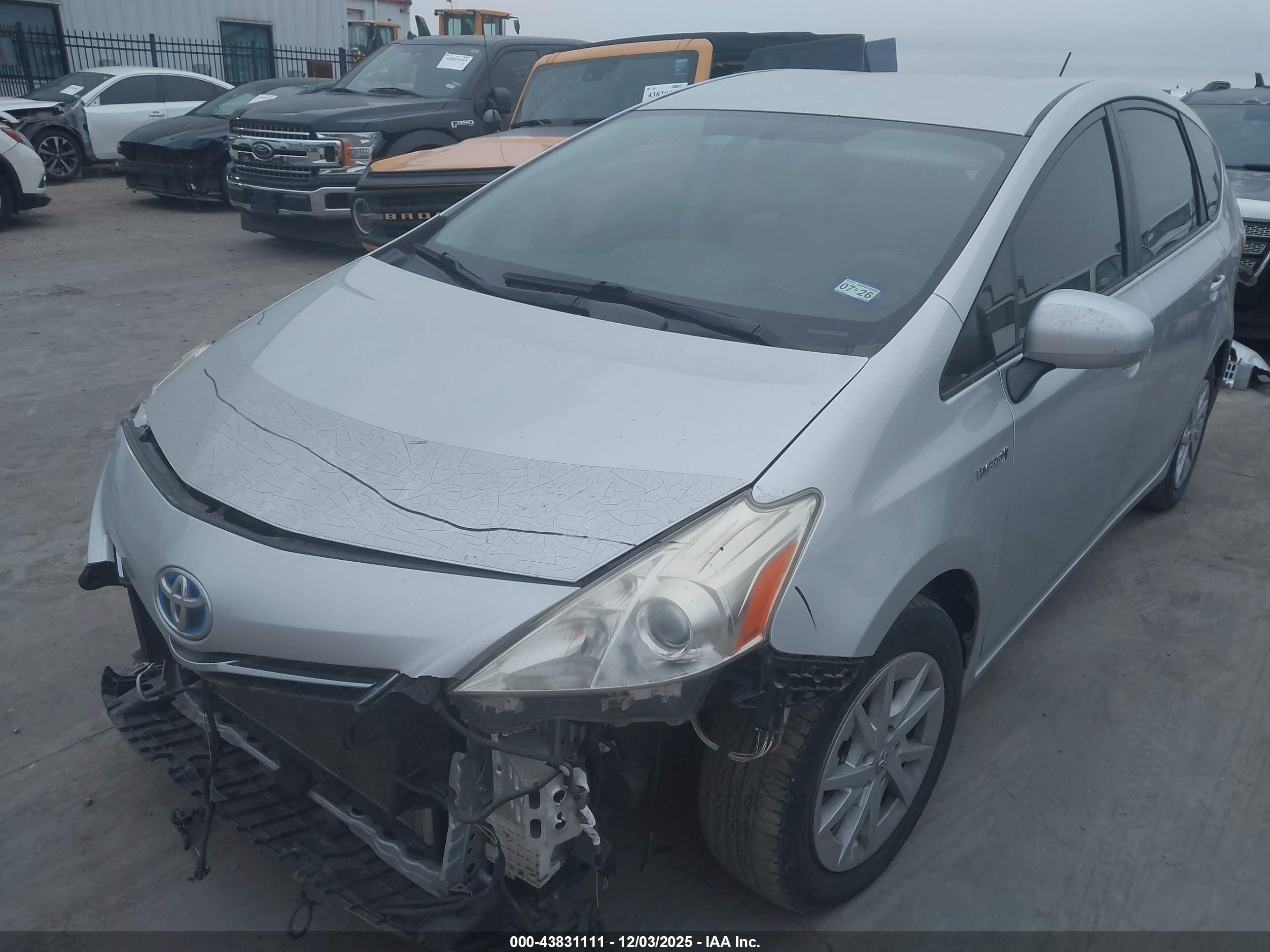 TOYOTA PRIUS image 2