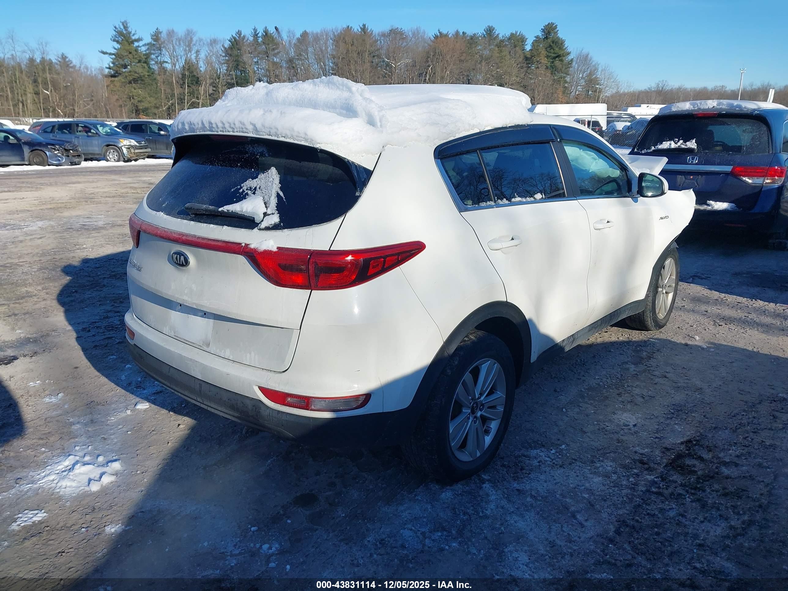 KIA SPORTAGE image 4