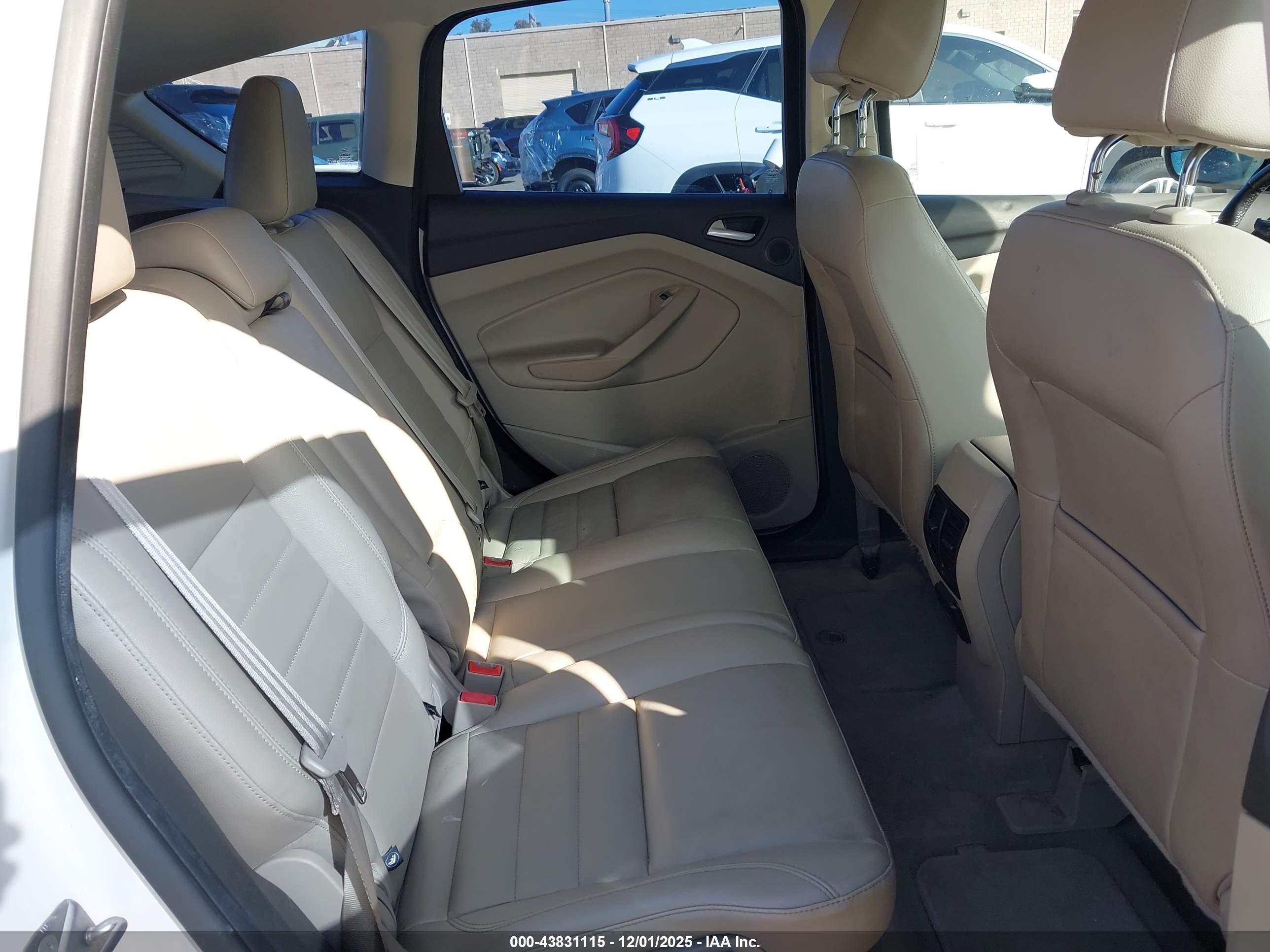 FORD C-MAX image 8