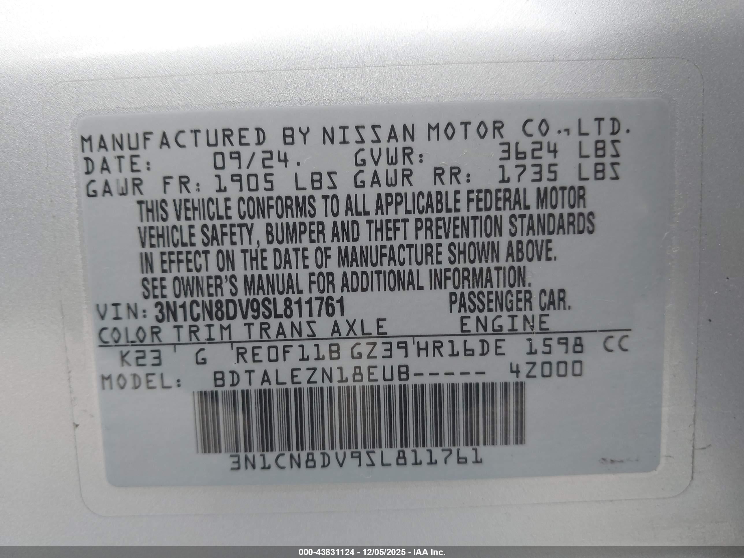NISSAN VERSA image 9