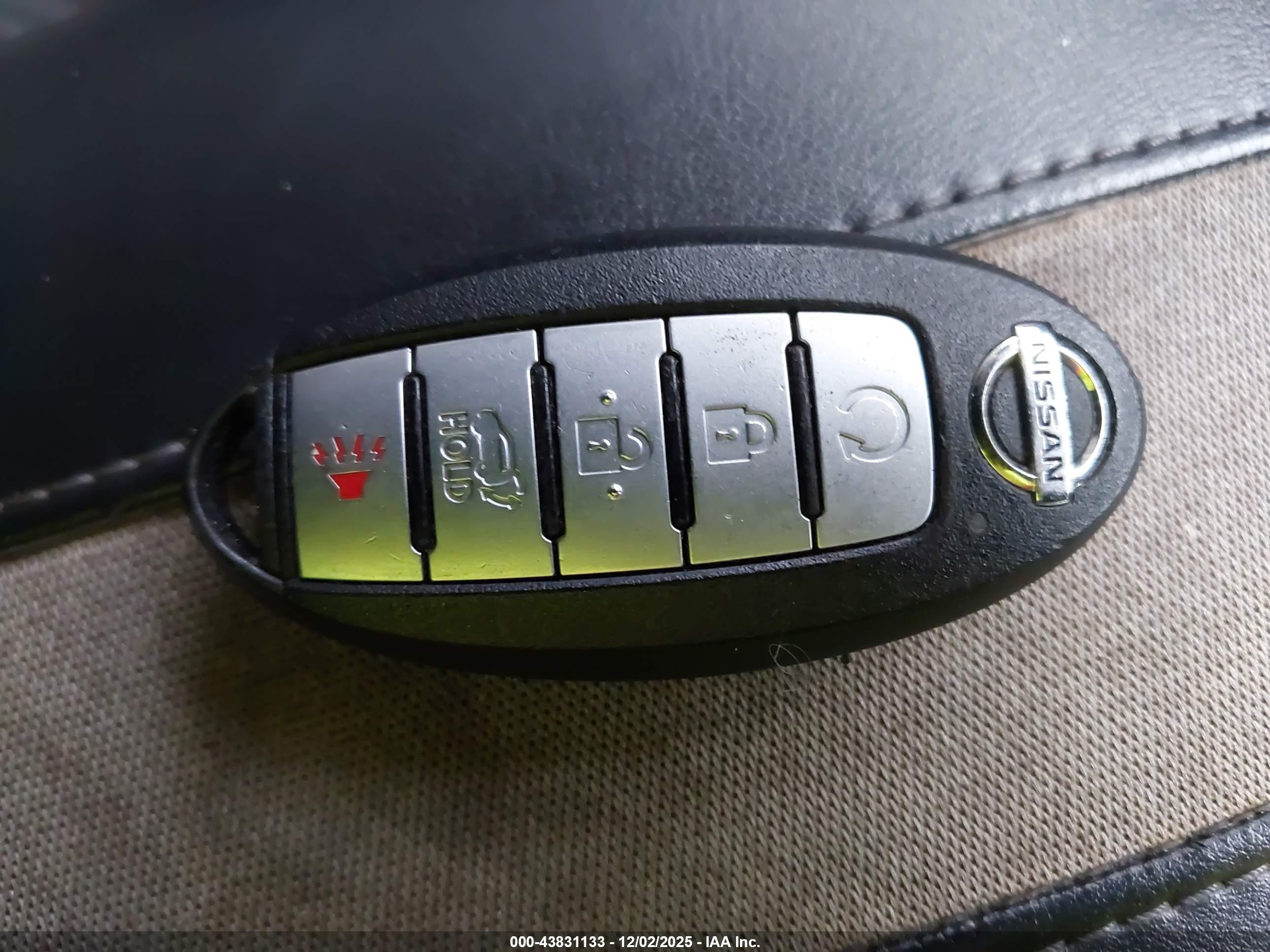 NISSAN ROGUE image 11