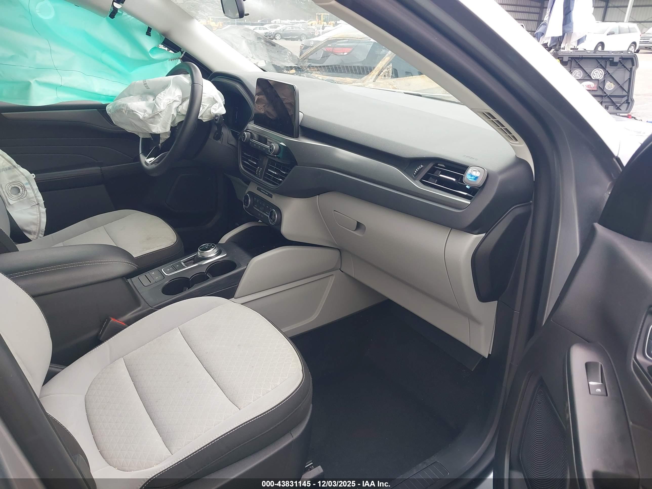 FORD ESCAPE image 5