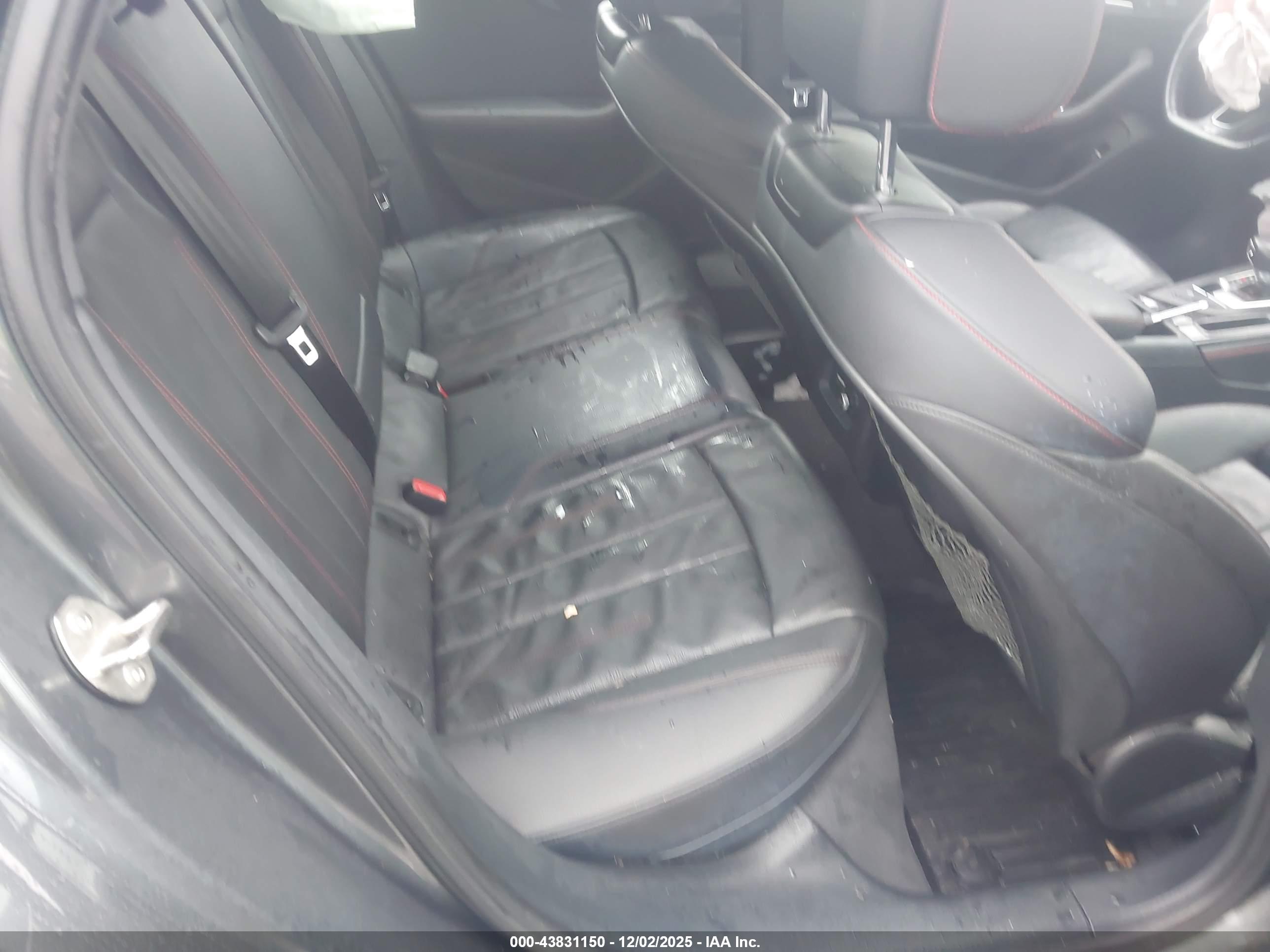 AUDI A4 image 8