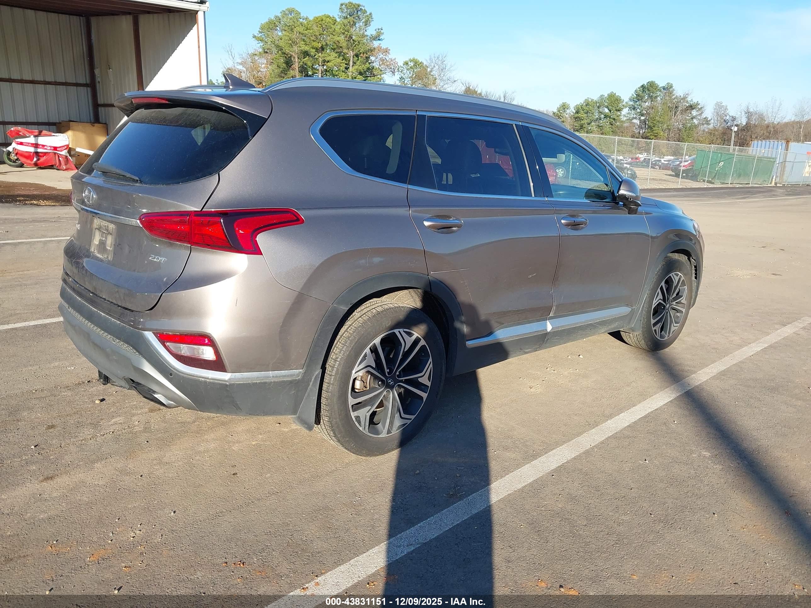 HYUNDAI SANTA image 4