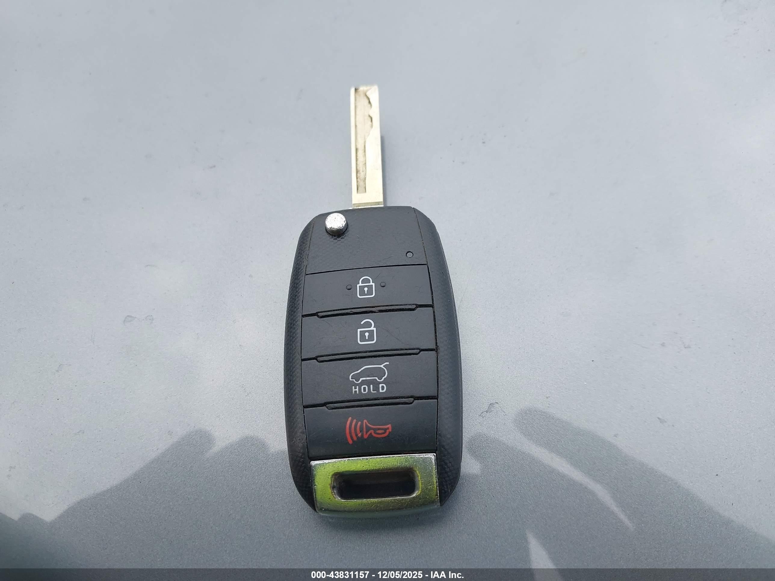 KIA SORENTO image 11