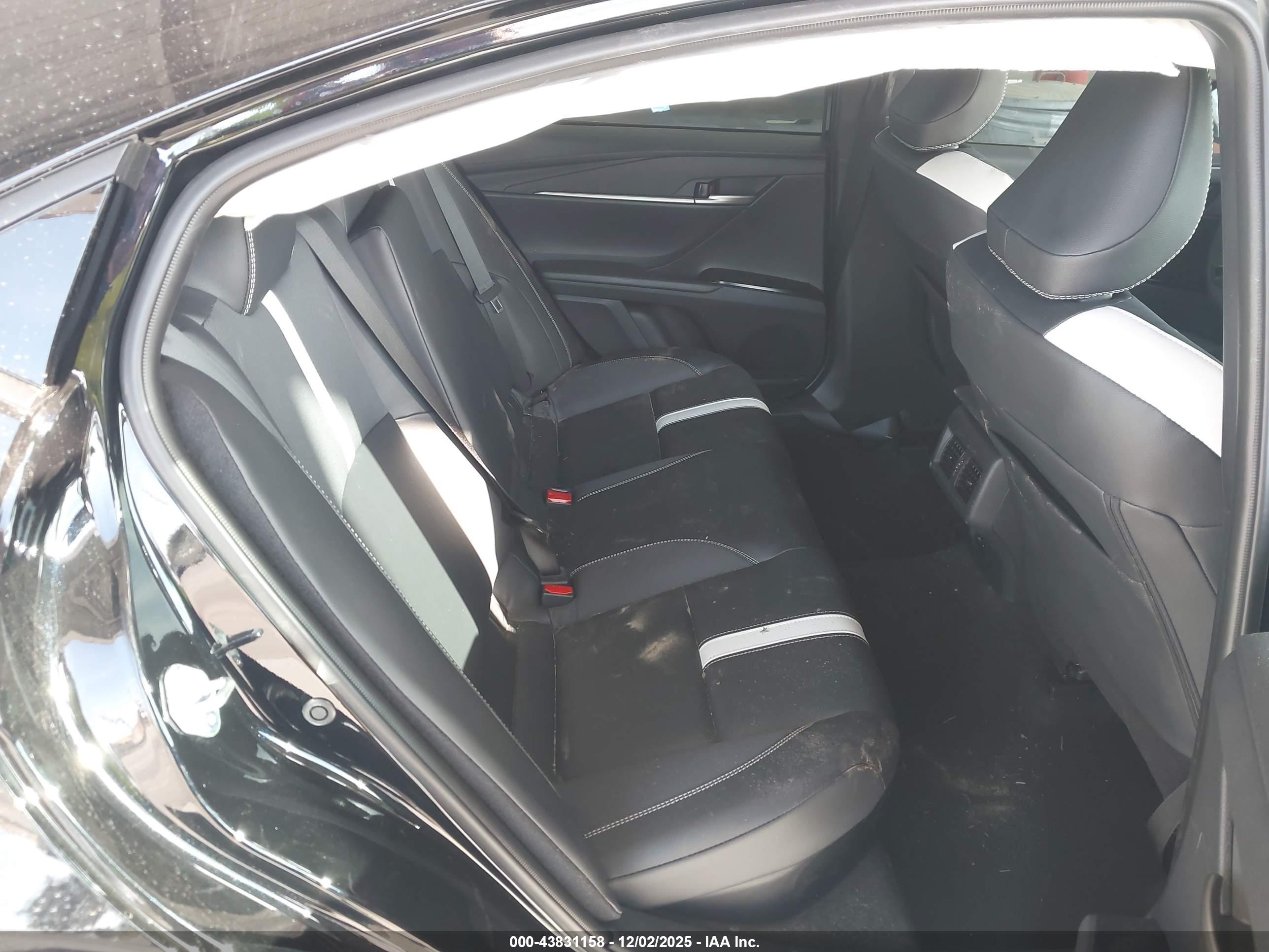 TOYOTA CAMRY image 8