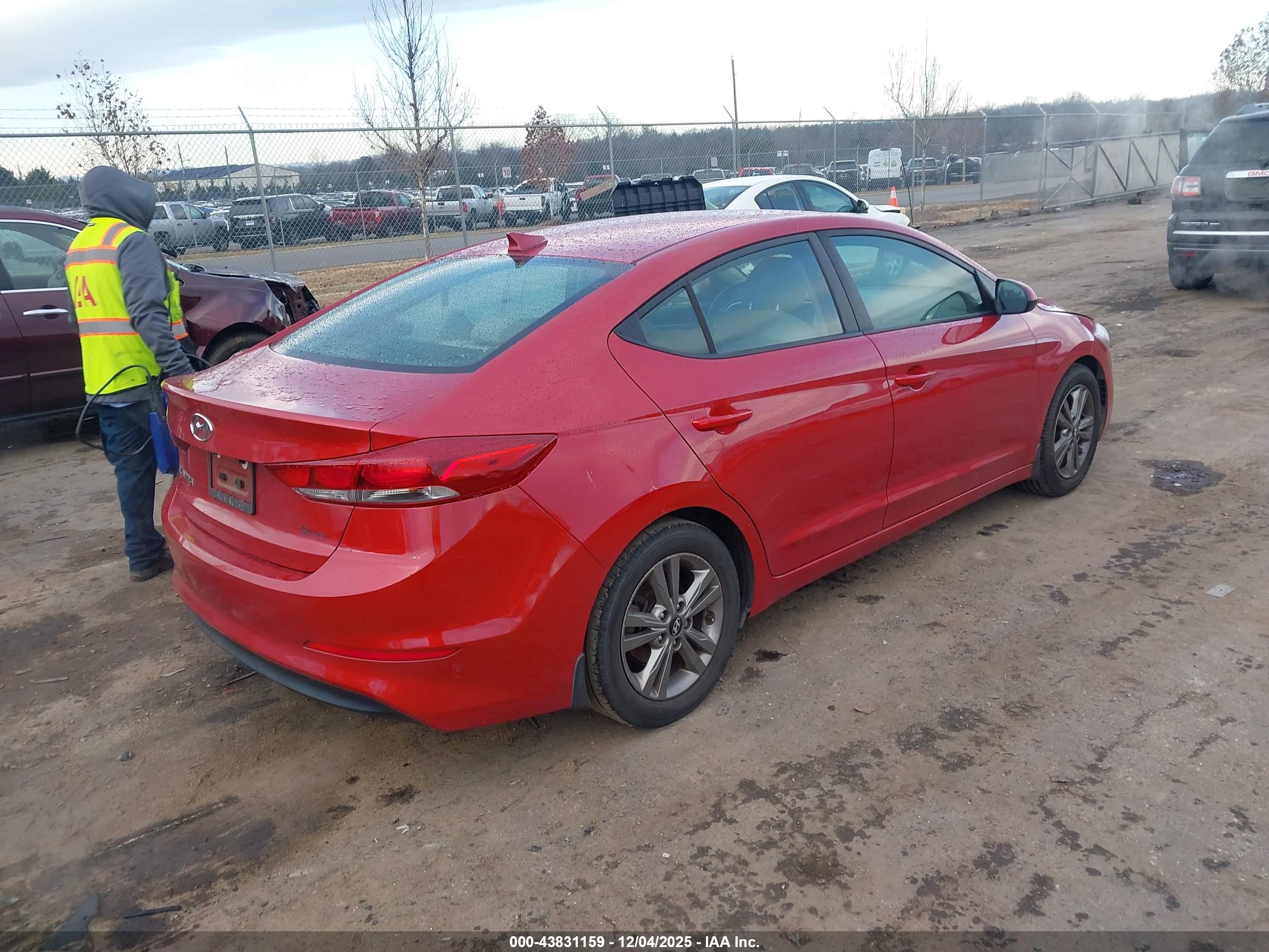 HYUNDAI ELANTRA image 4