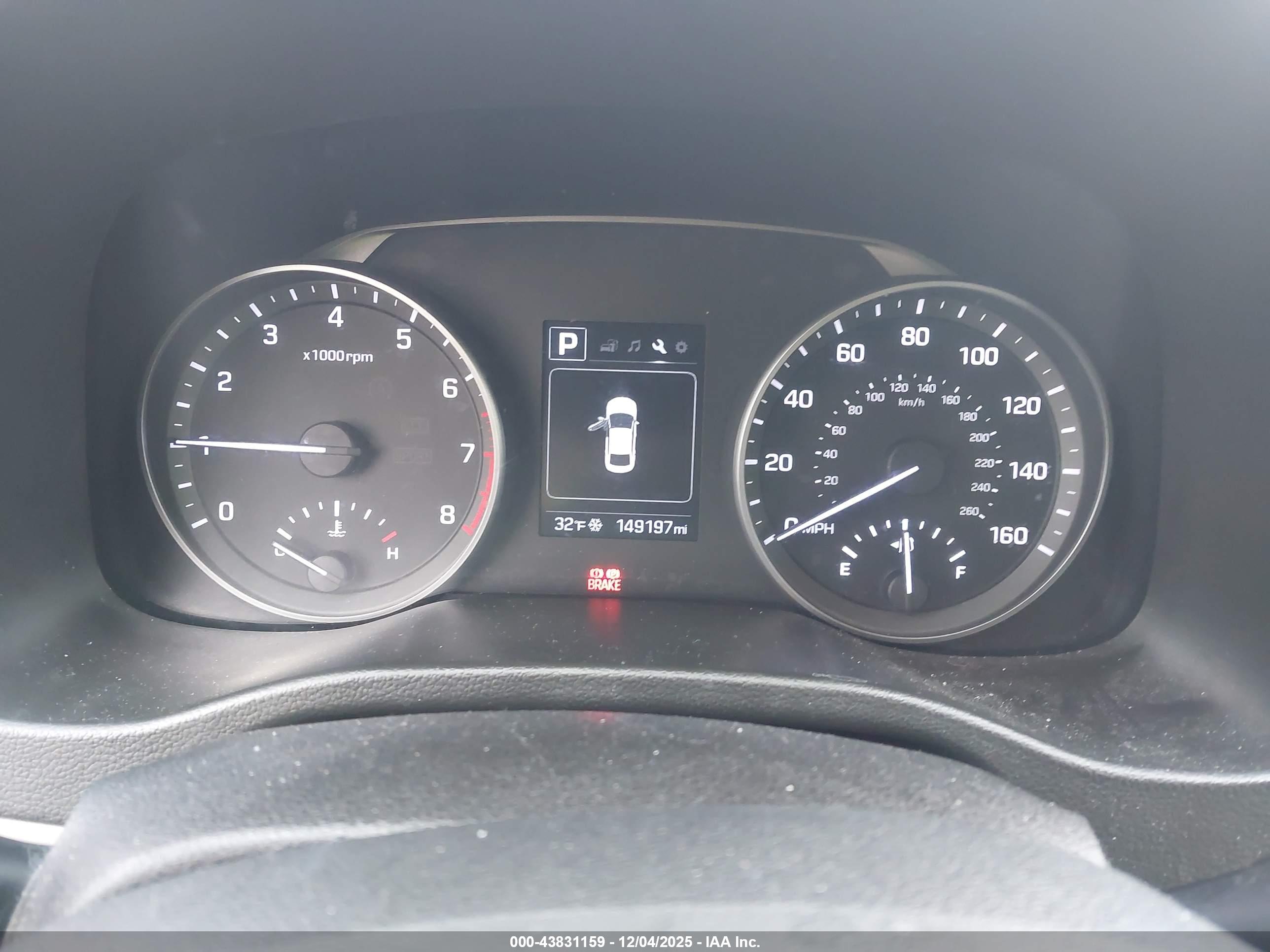 HYUNDAI ELANTRA image 7