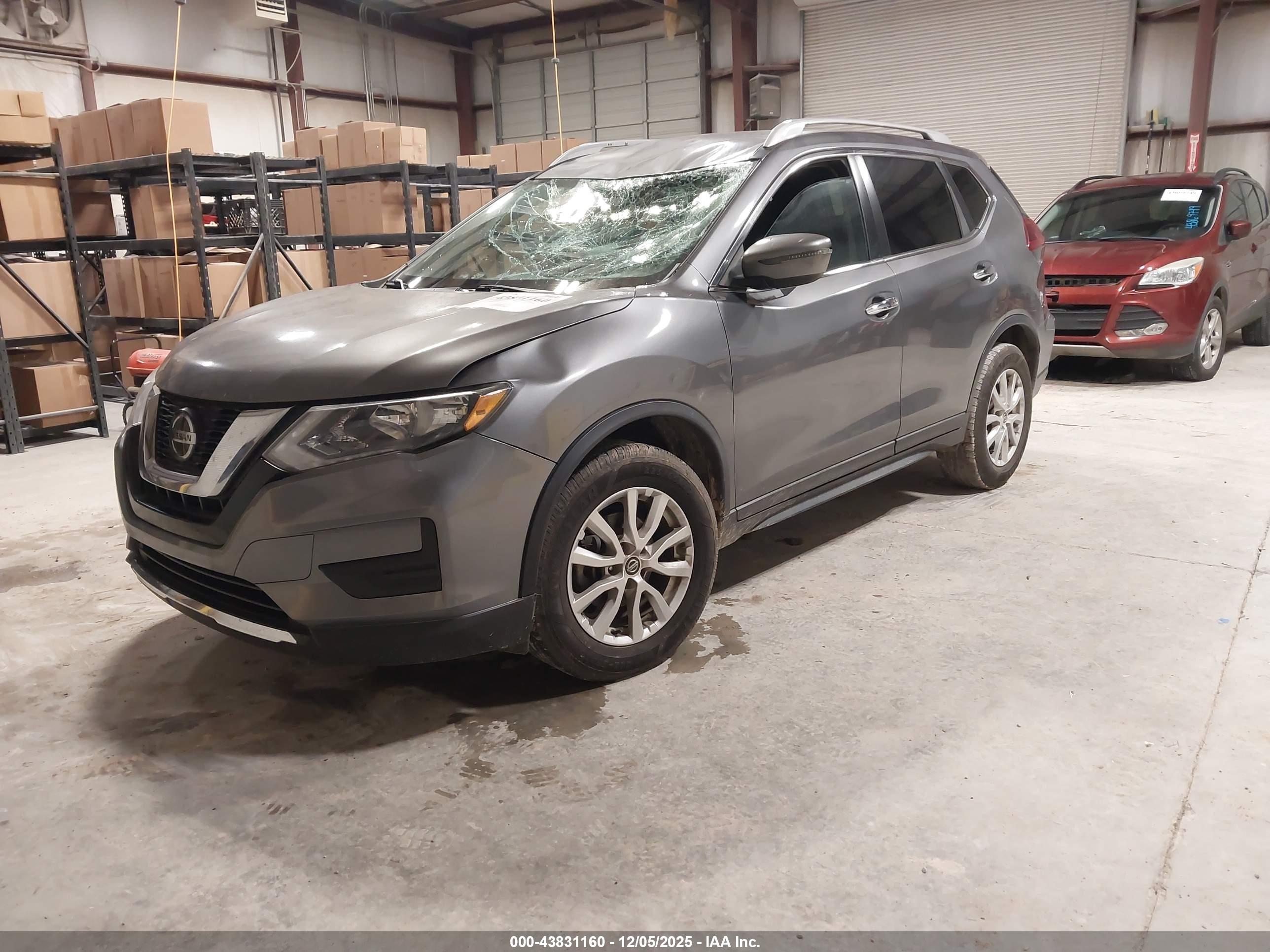 NISSAN ROGUE image 2