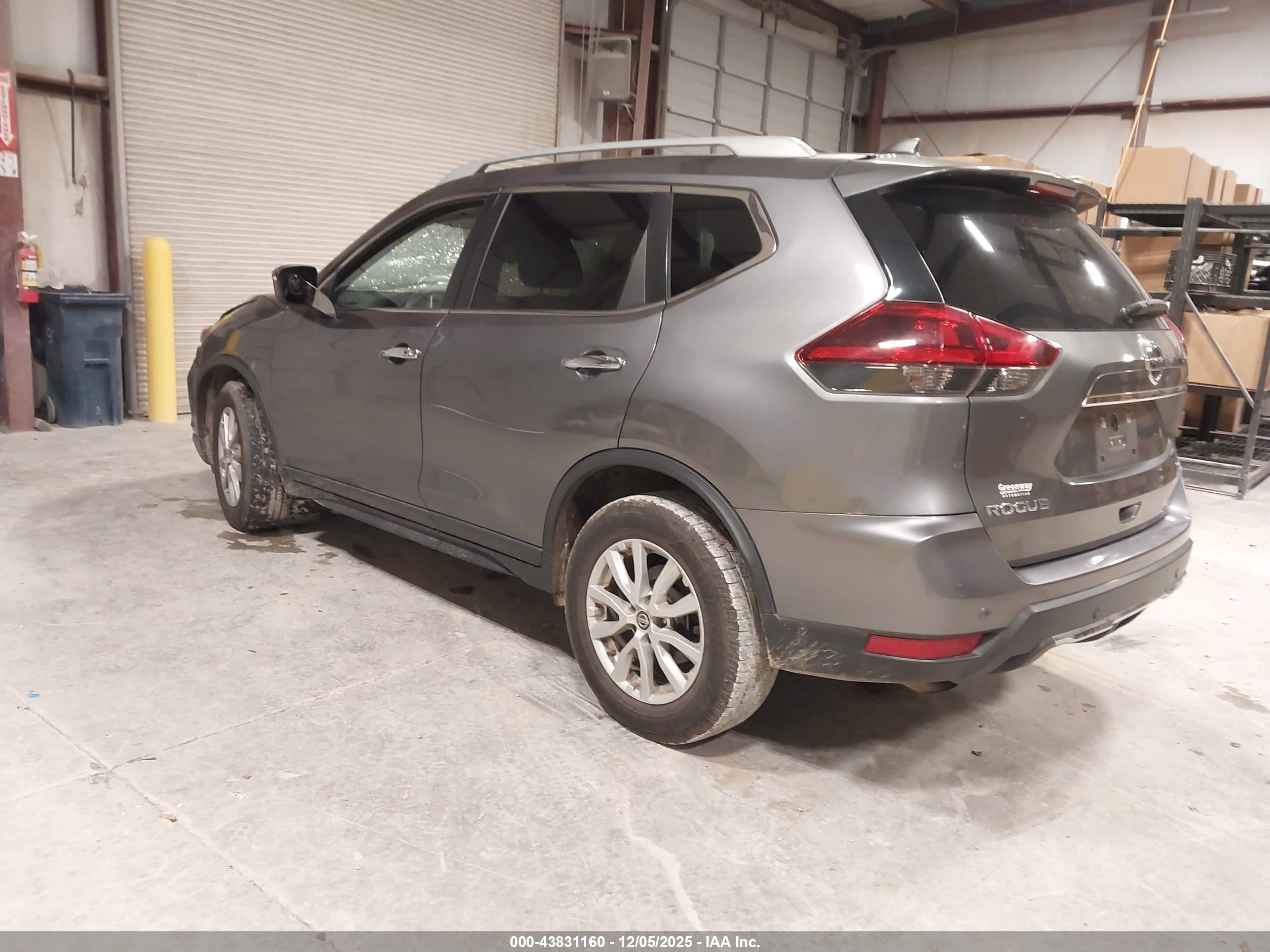 NISSAN ROGUE image 3
