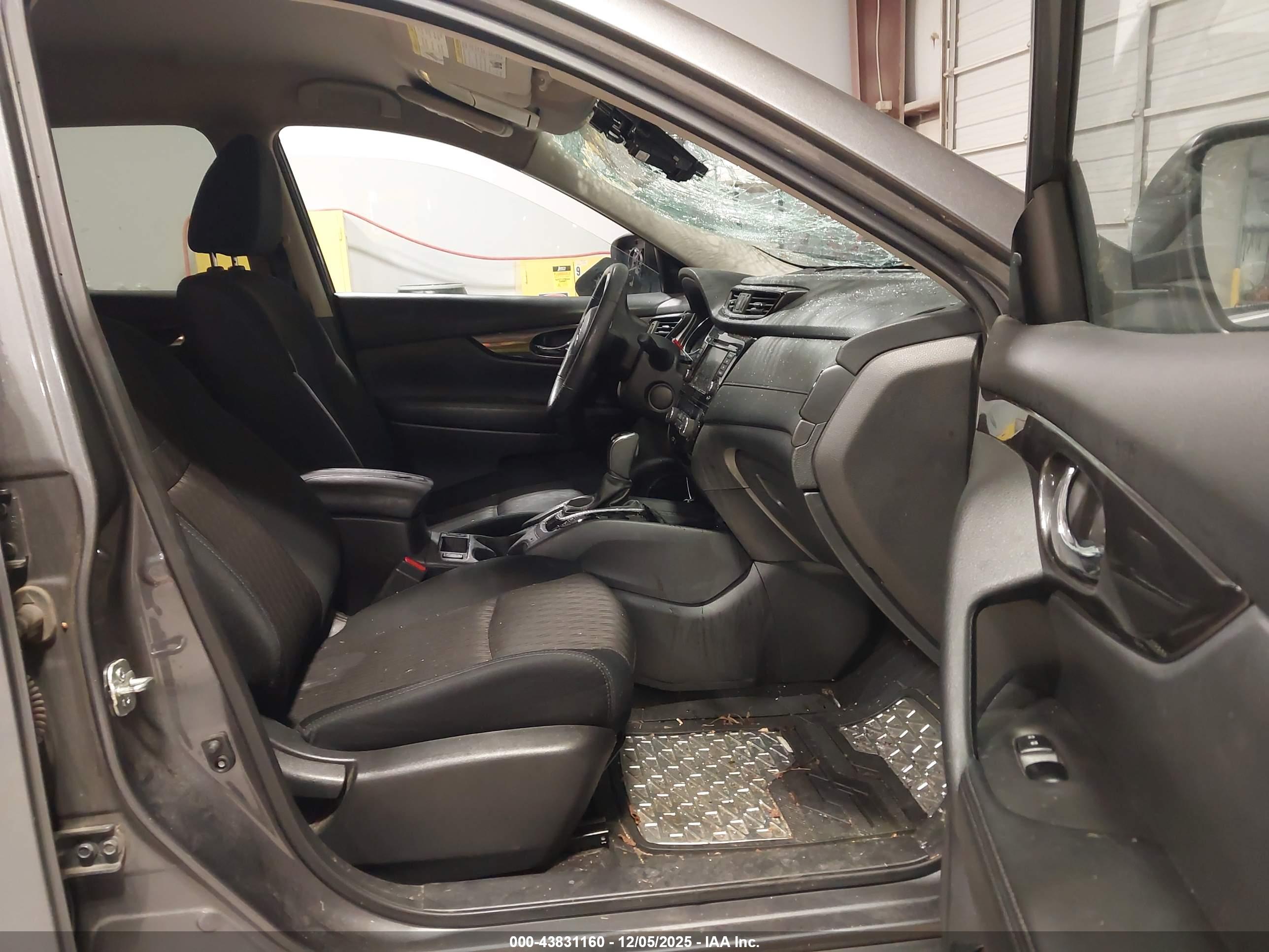 NISSAN ROGUE image 5
