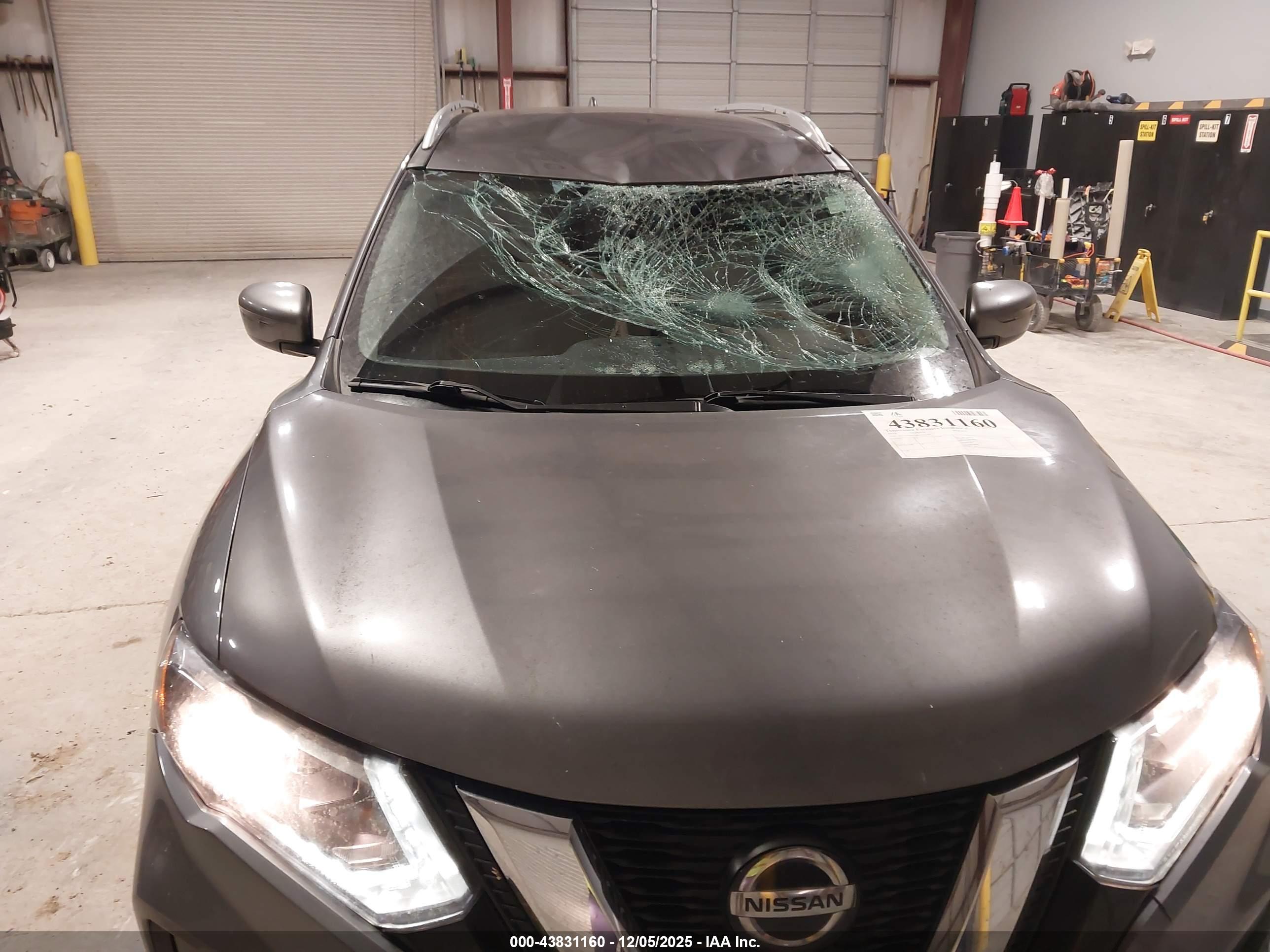 NISSAN ROGUE image 6