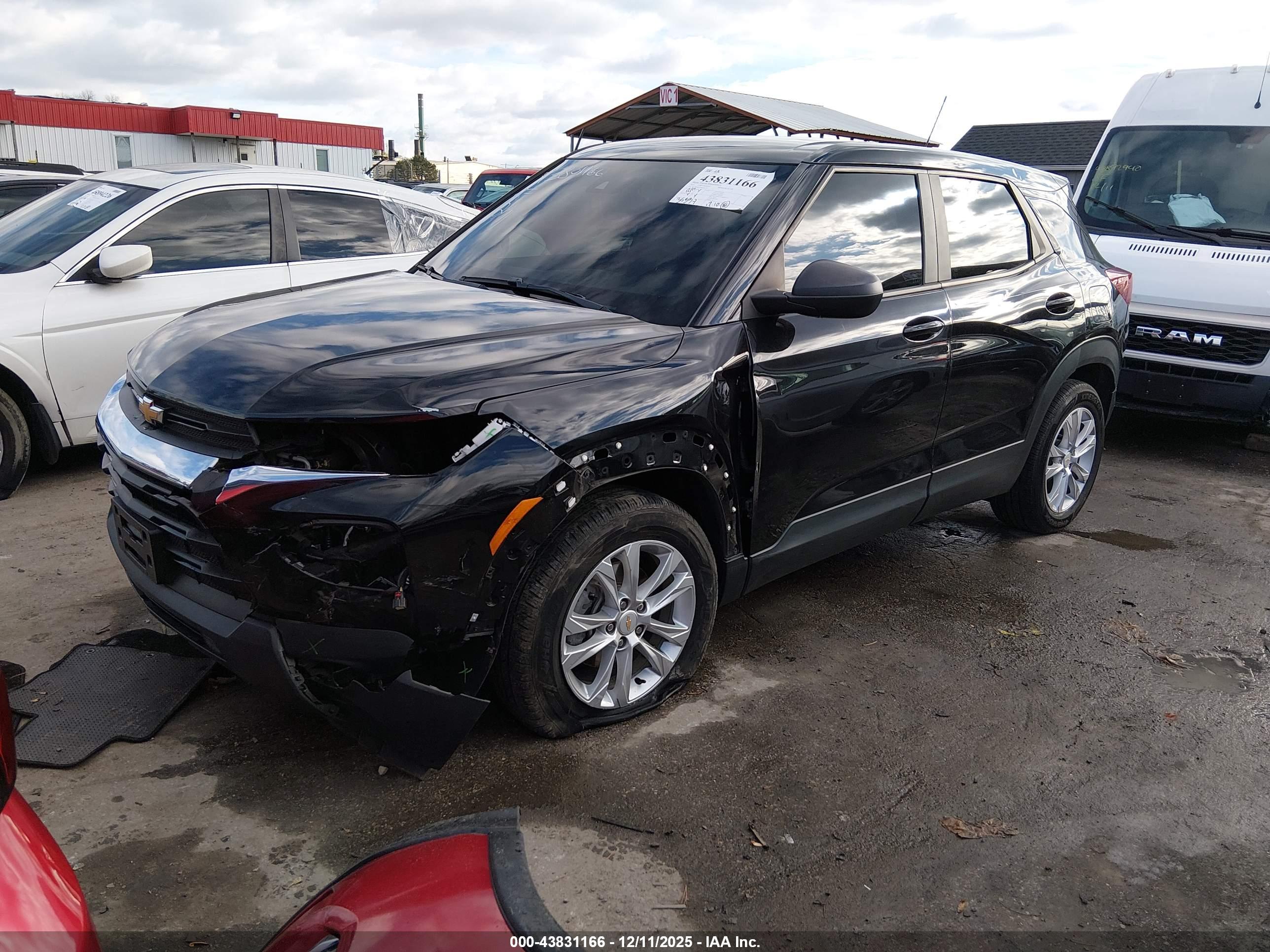 CHEVROLET TRAILBLAZER image 2