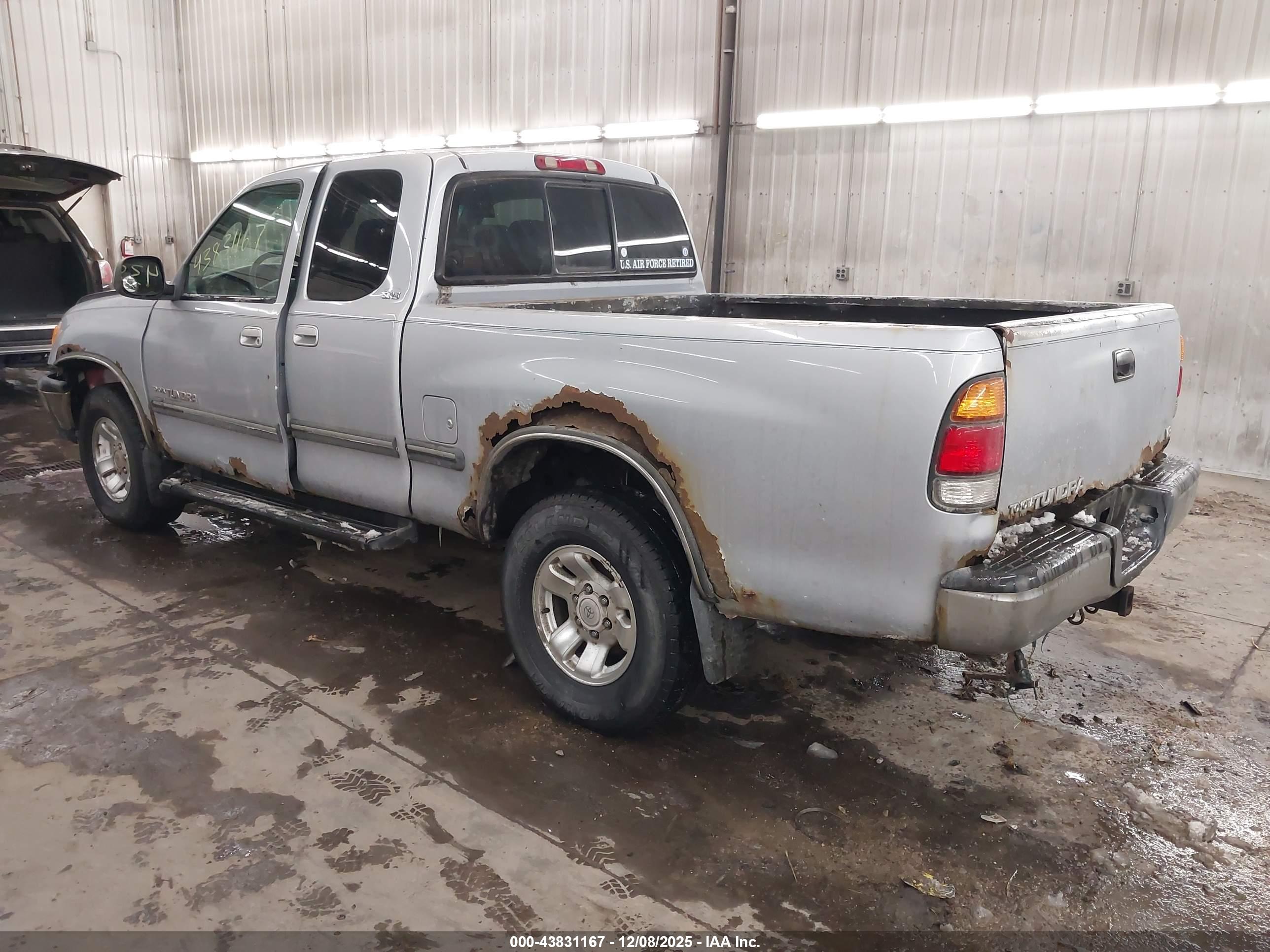 TOYOTA TUNDRA image 3