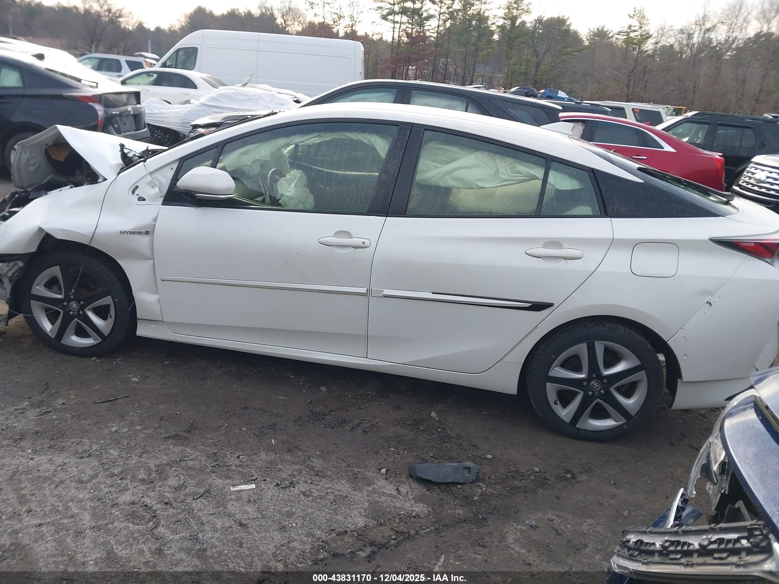 TOYOTA PRIUS image 3