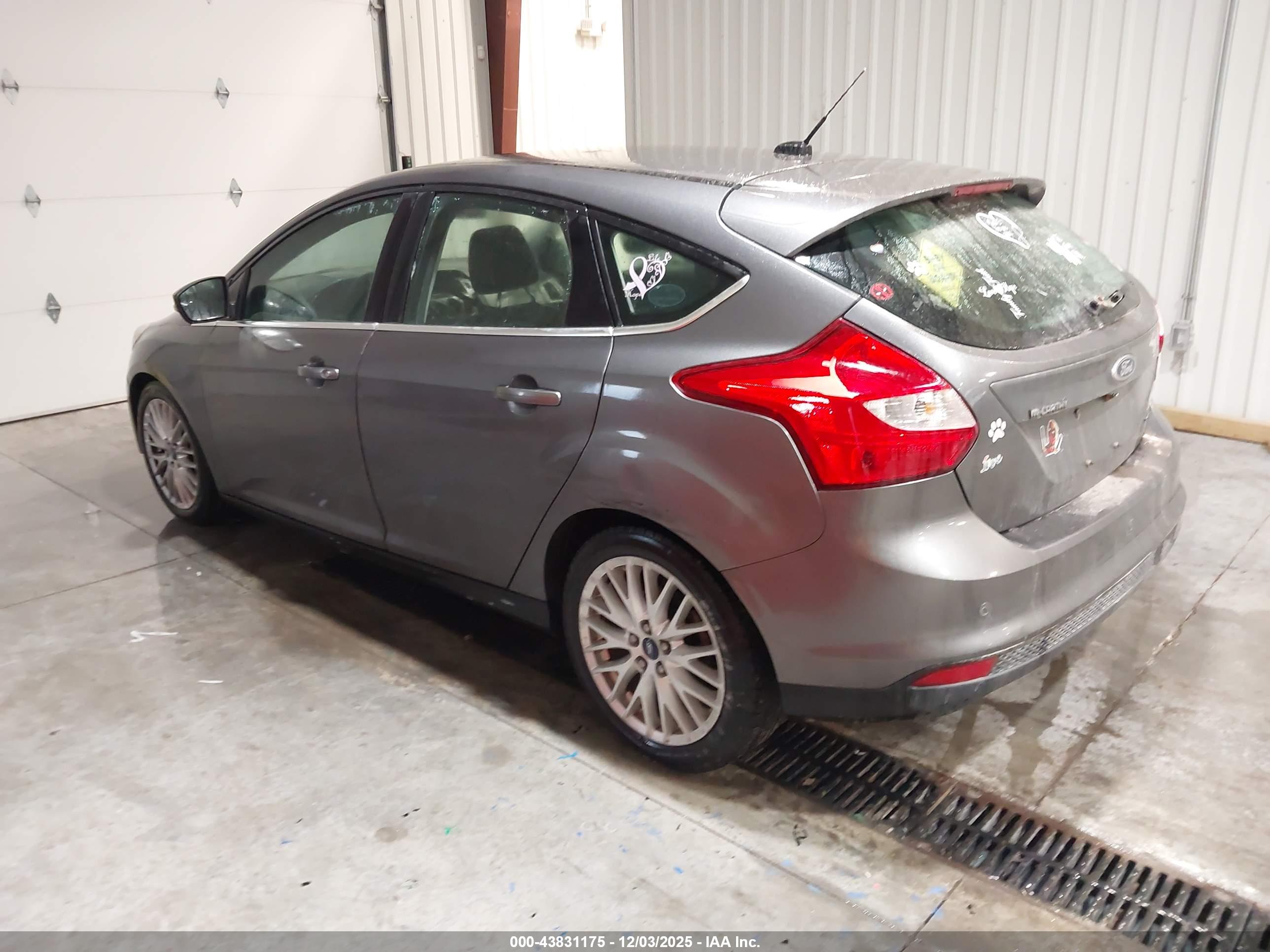 FORD FOCUS image 3