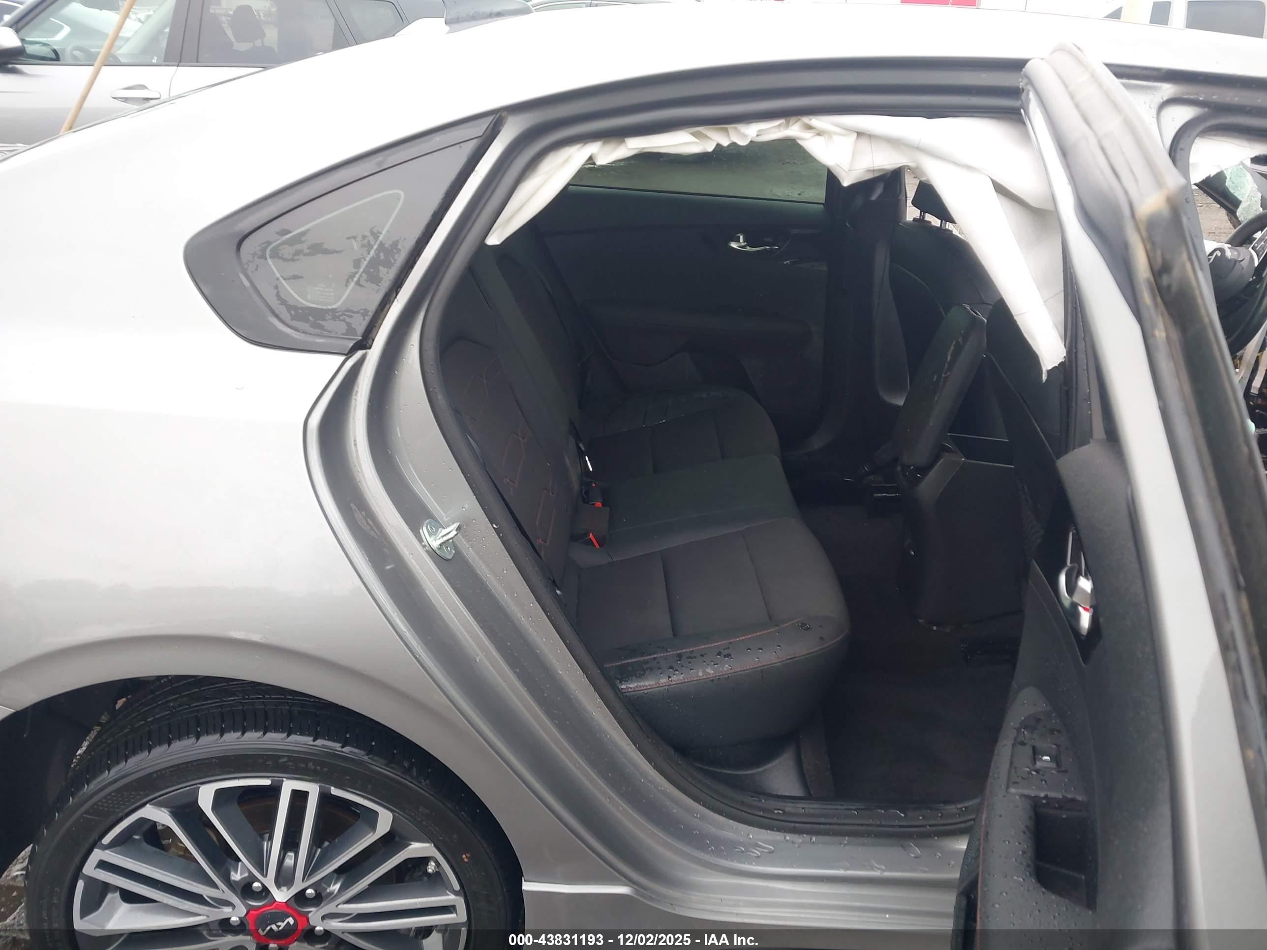 KIA FORTE image 8