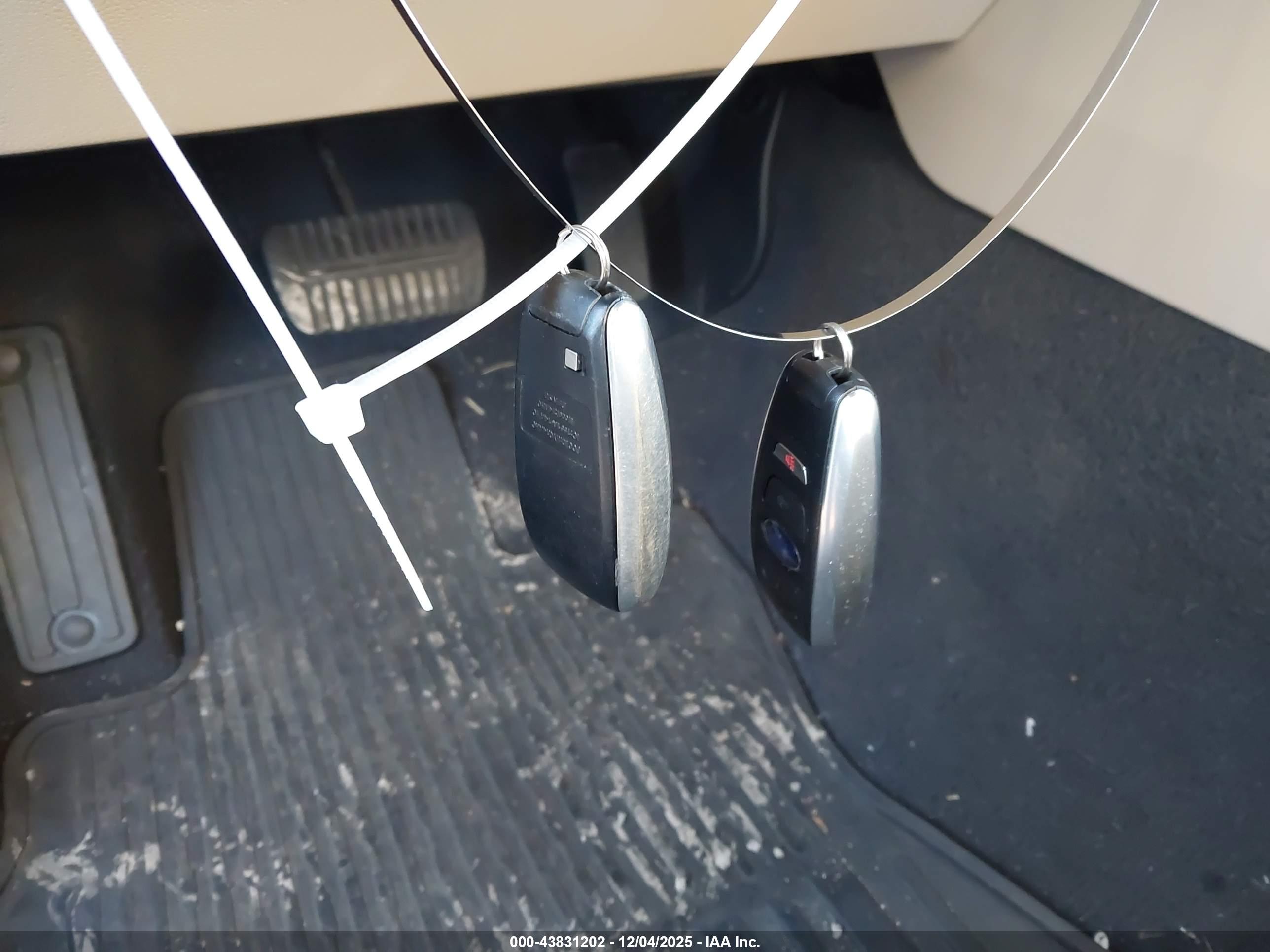 SUBARU LEGACY image 11