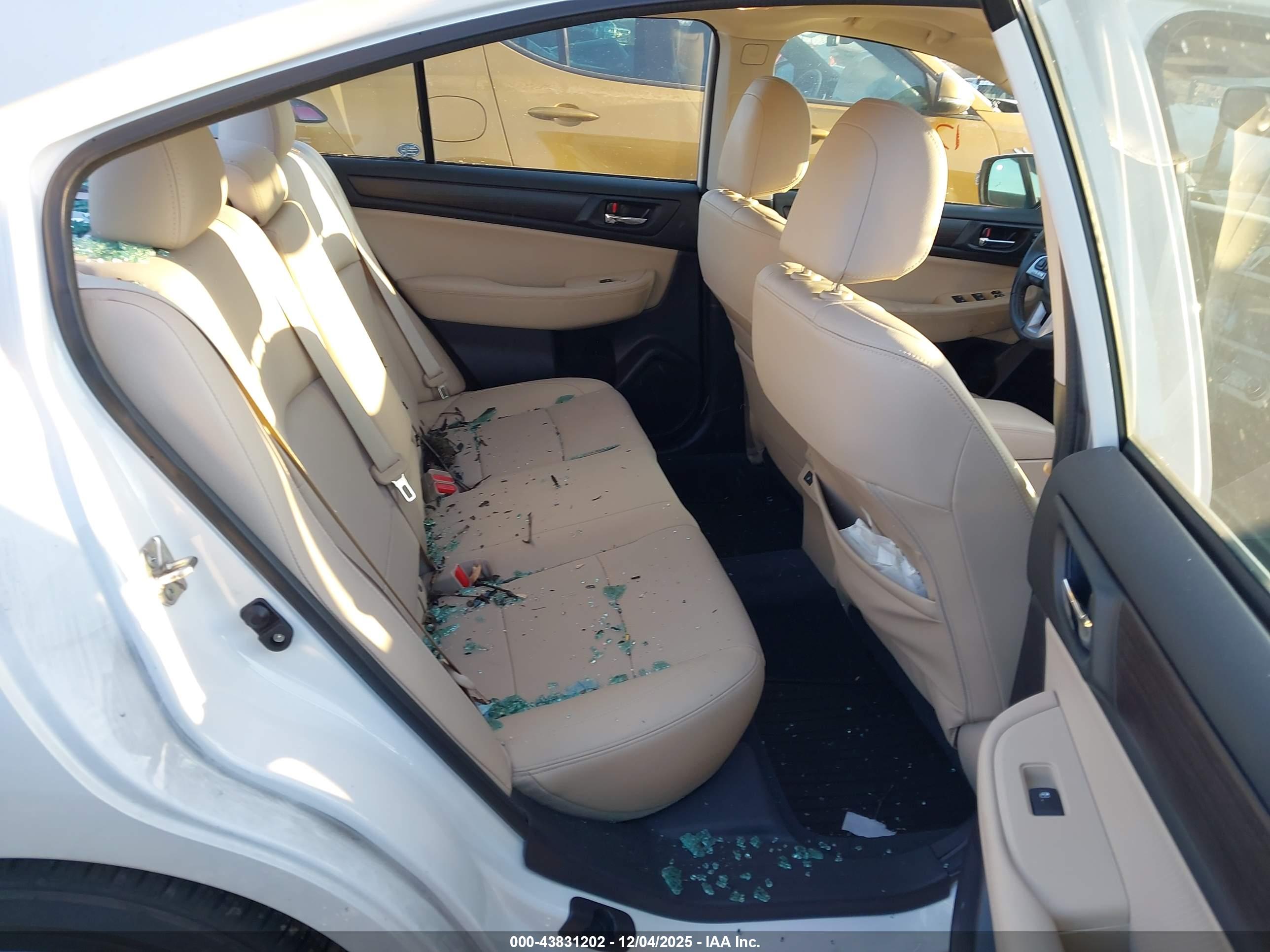 SUBARU LEGACY image 8