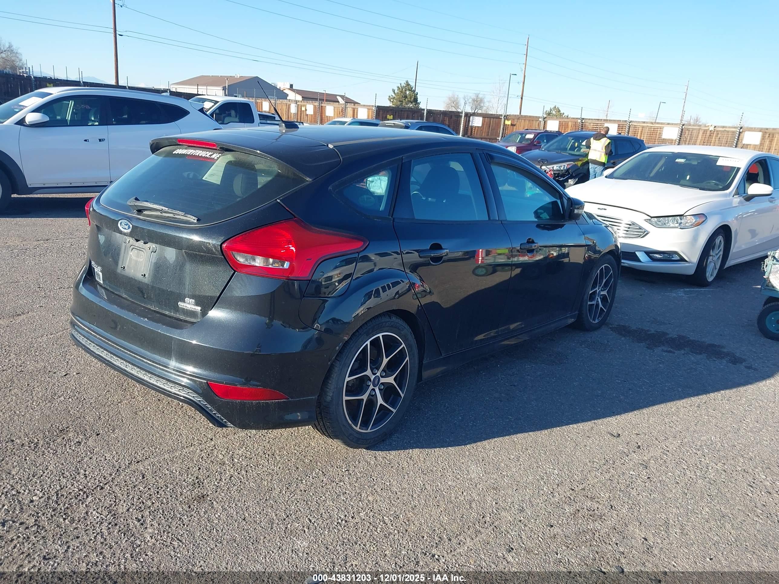 FORD FOCUS image 4